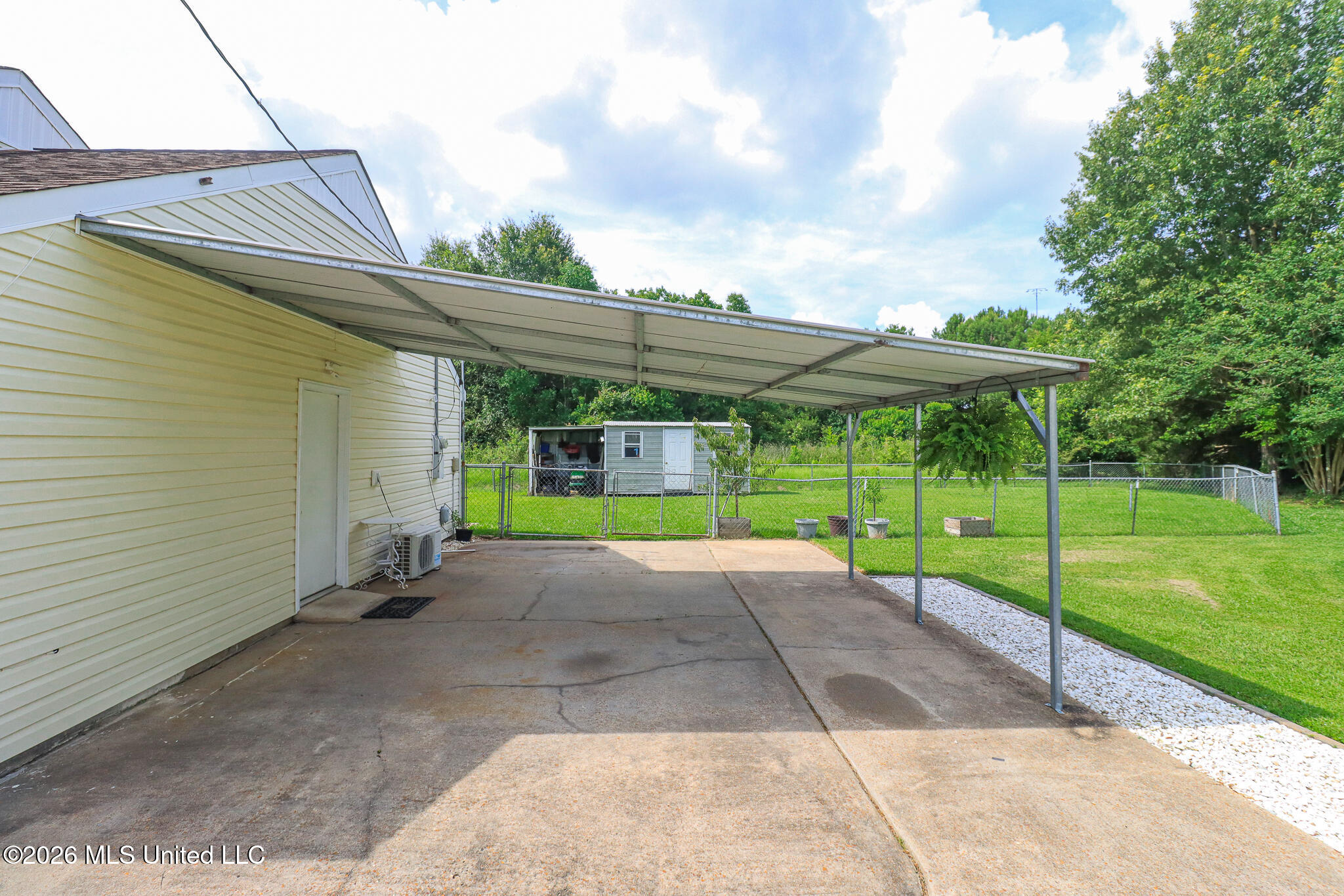 1014 Twin Pine Lane Property Photo 34