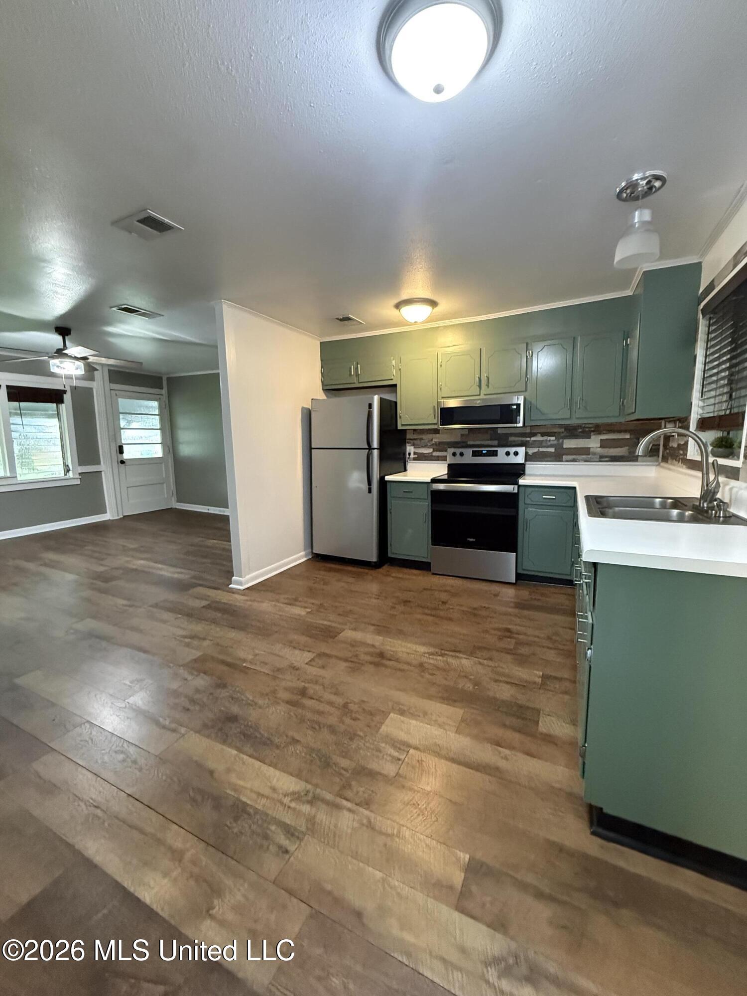 3815 Scovel Avenue Property Photo 6
