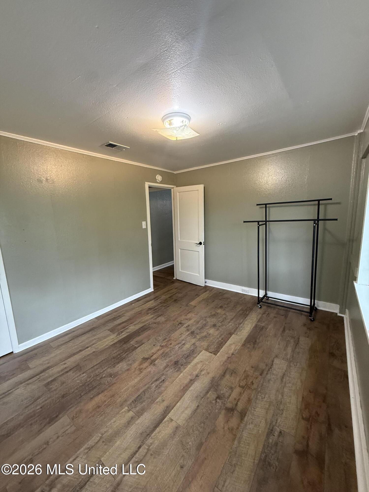 3815 Scovel Avenue Property Photo 11