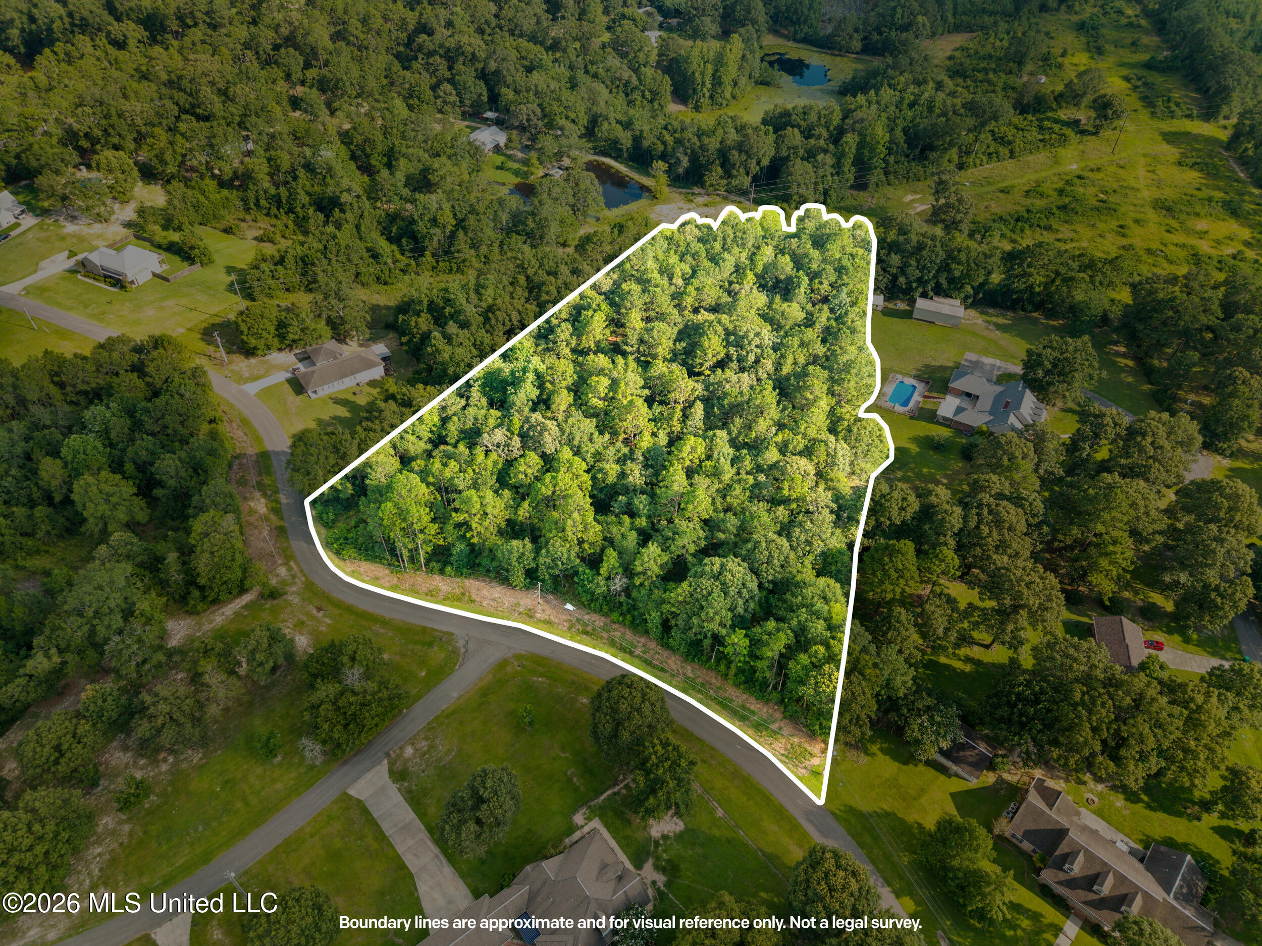 S Highlands Drive Property Photo 6