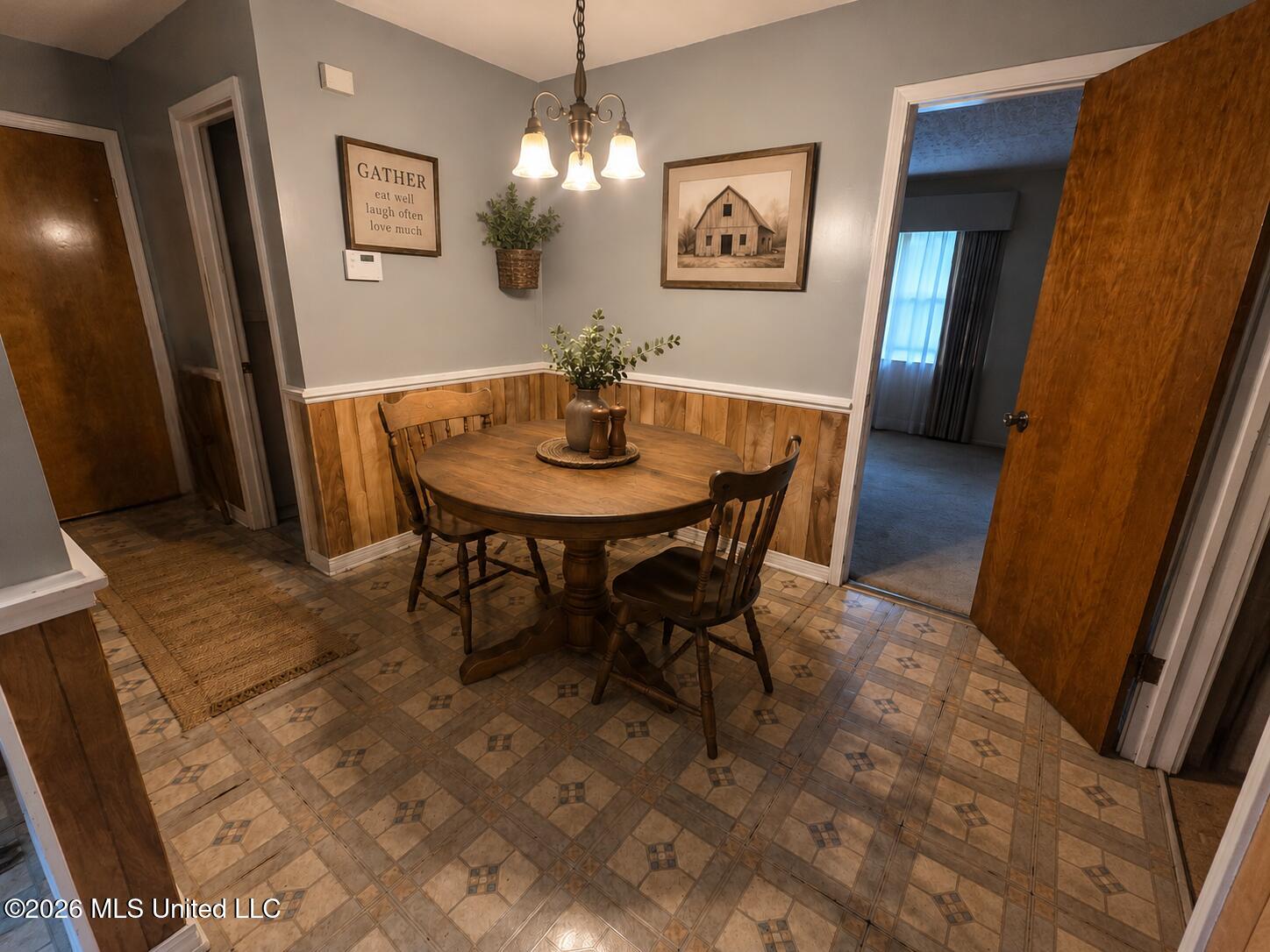 1195 N Old Canton Property Photo 9