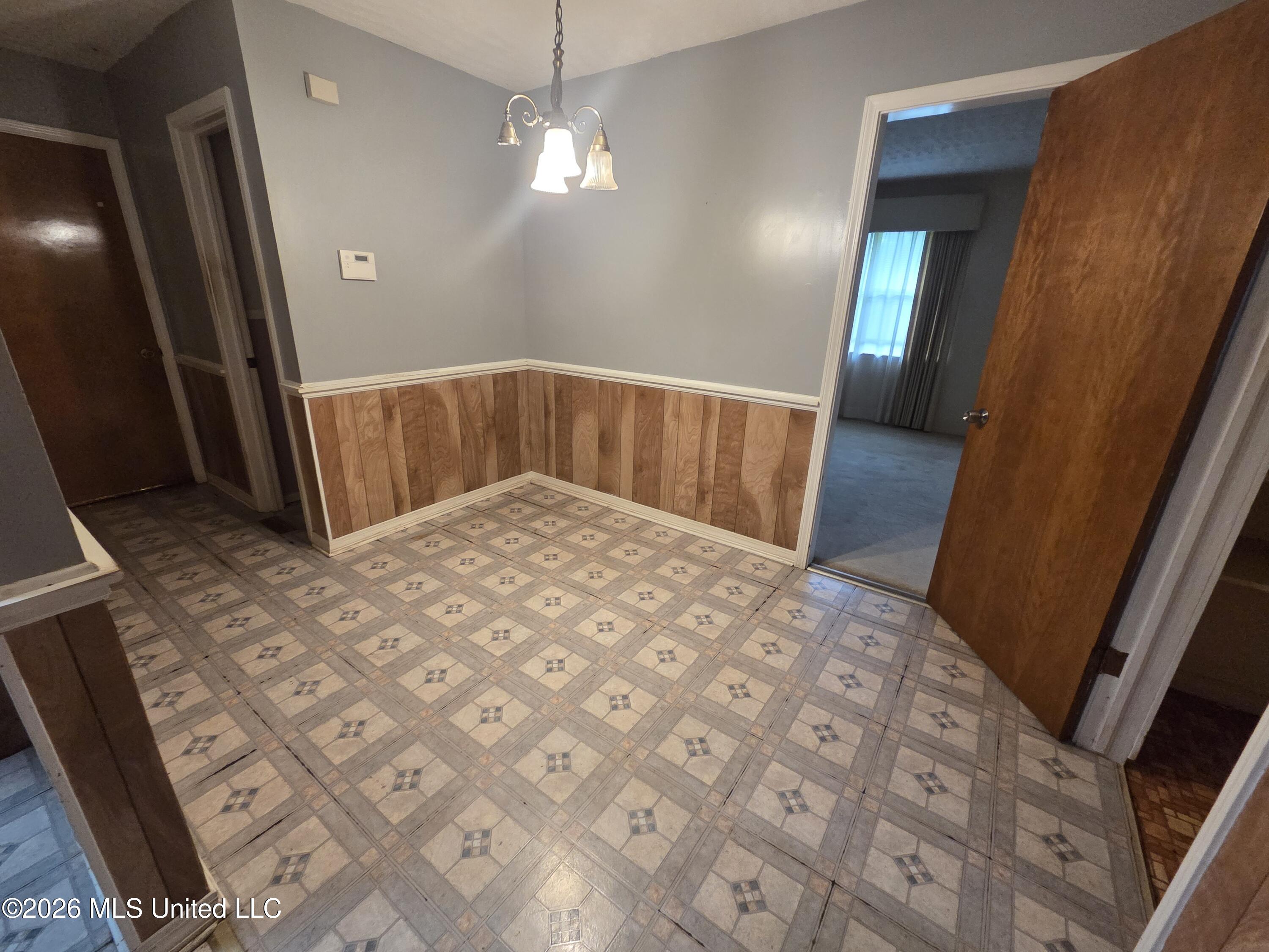1195 N Old Canton Property Photo 10