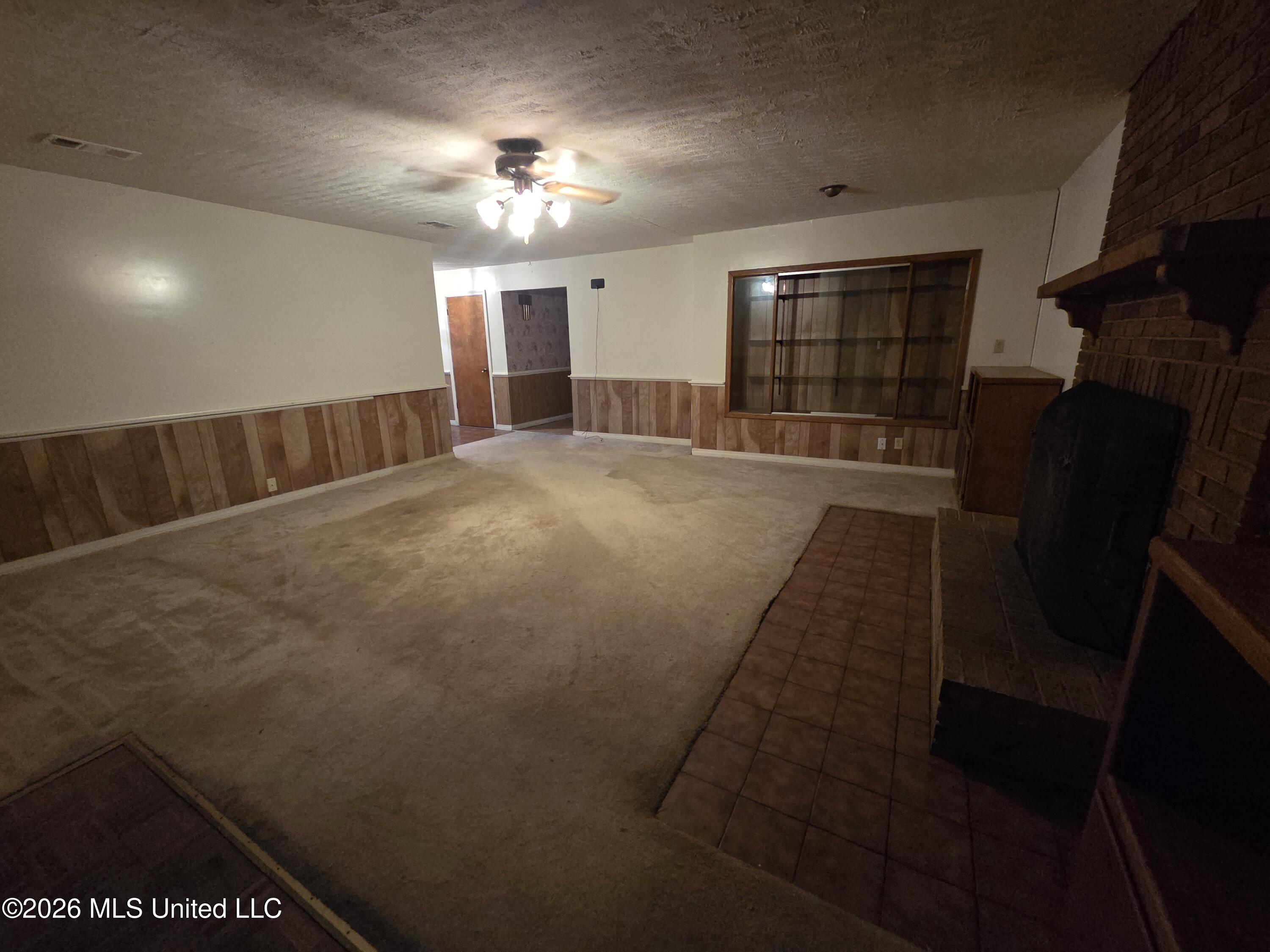 1195 N Old Canton Property Photo 16