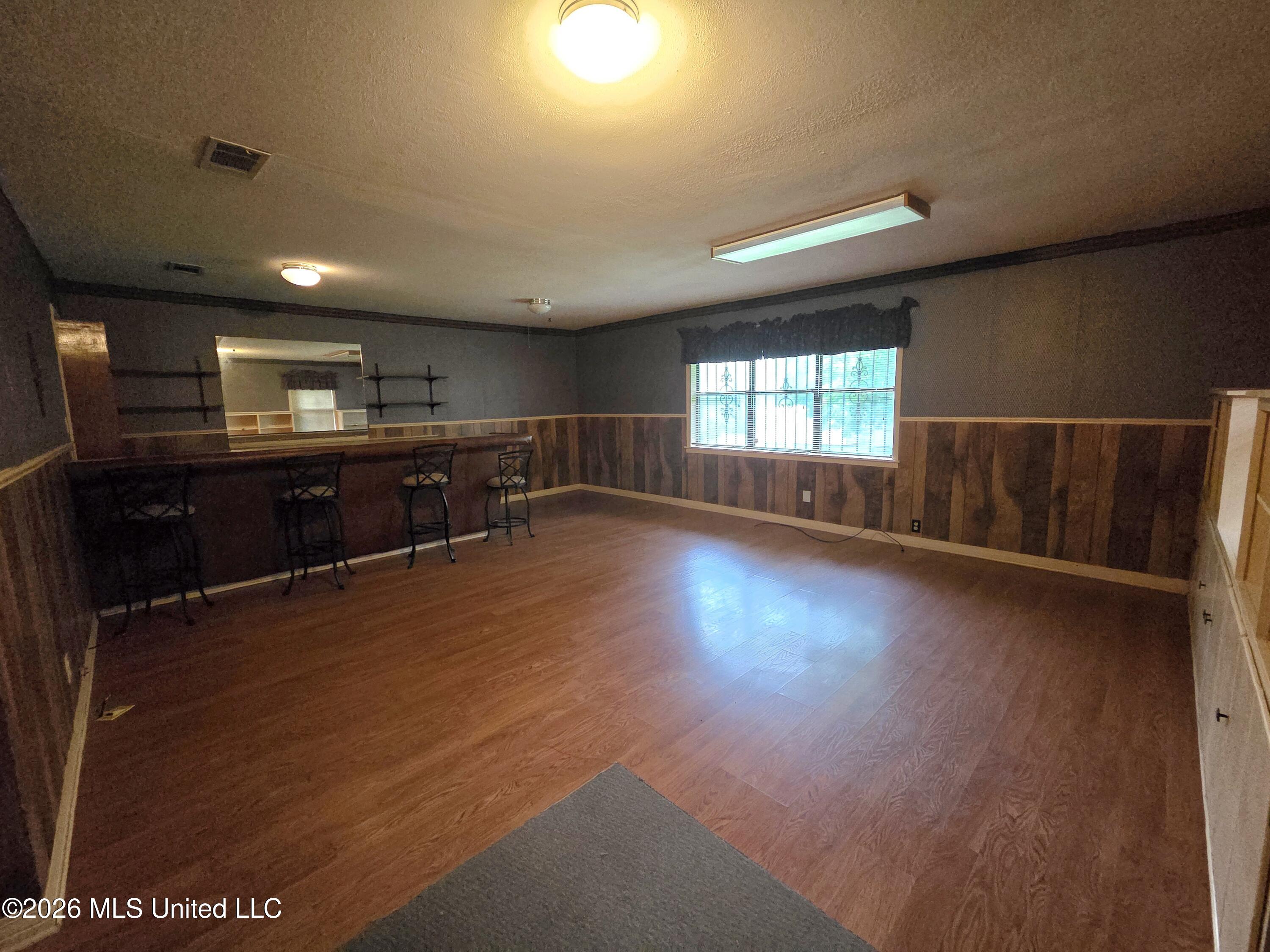 1195 N Old Canton Property Photo 18