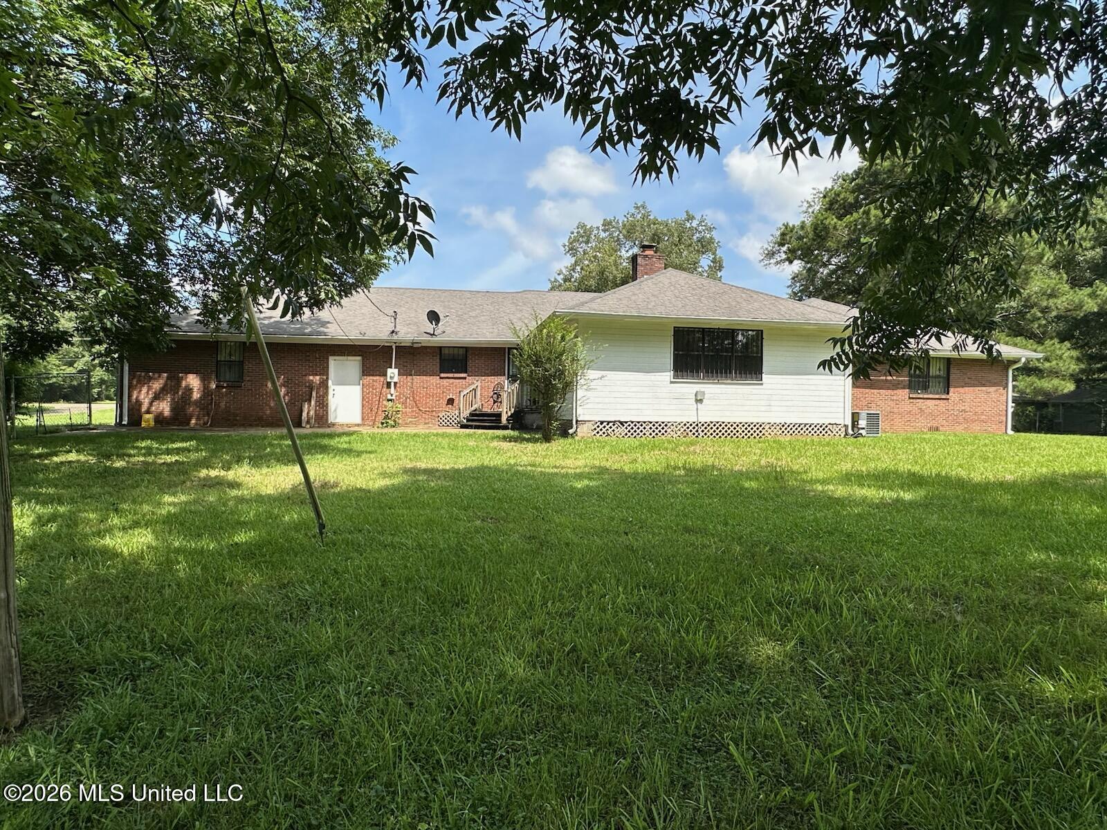 1195 N Old Canton Property Photo 32