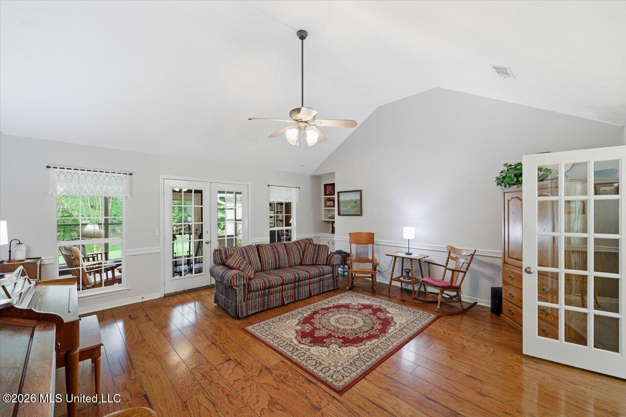 120 Robinson Cove Property Photo 6