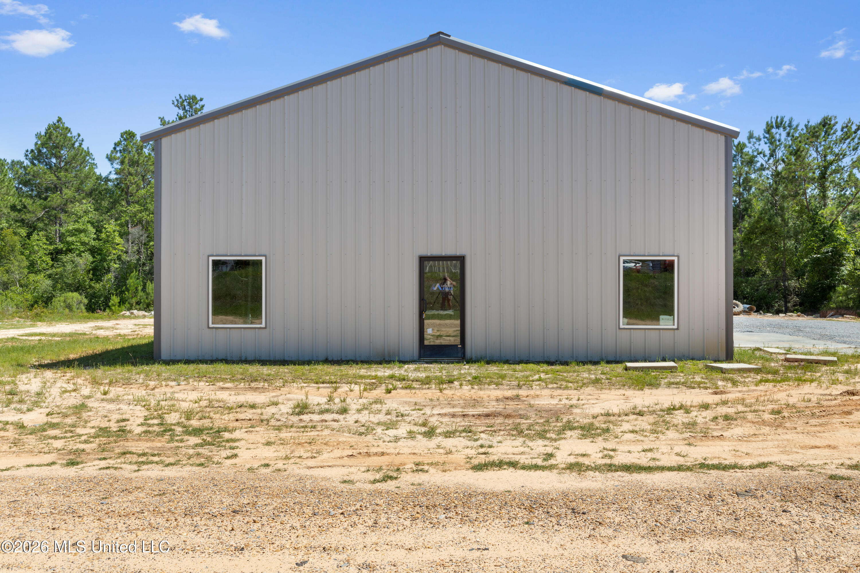 35 S Park Drive Property Photo 1