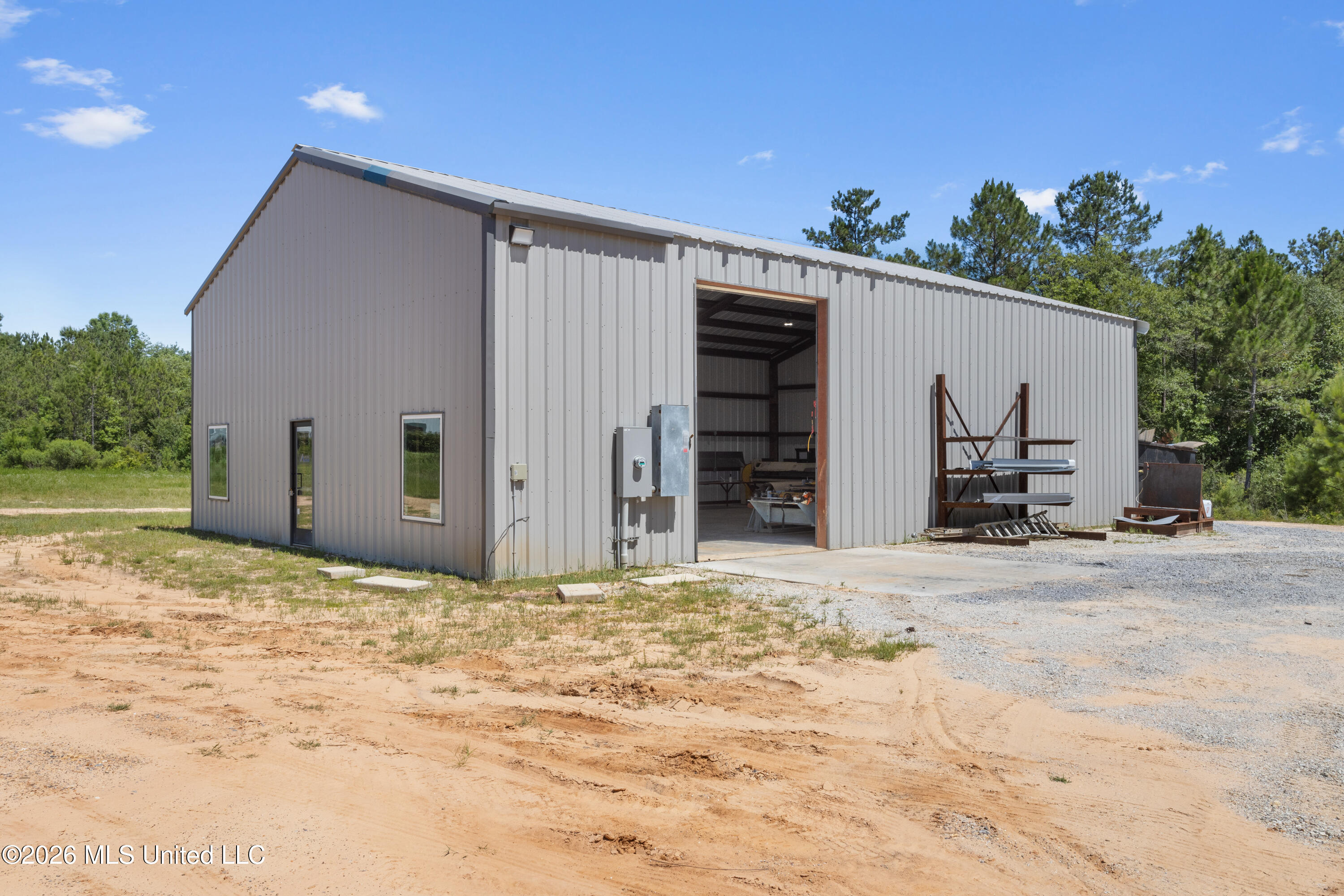 35 S Park Drive Property Photo 2