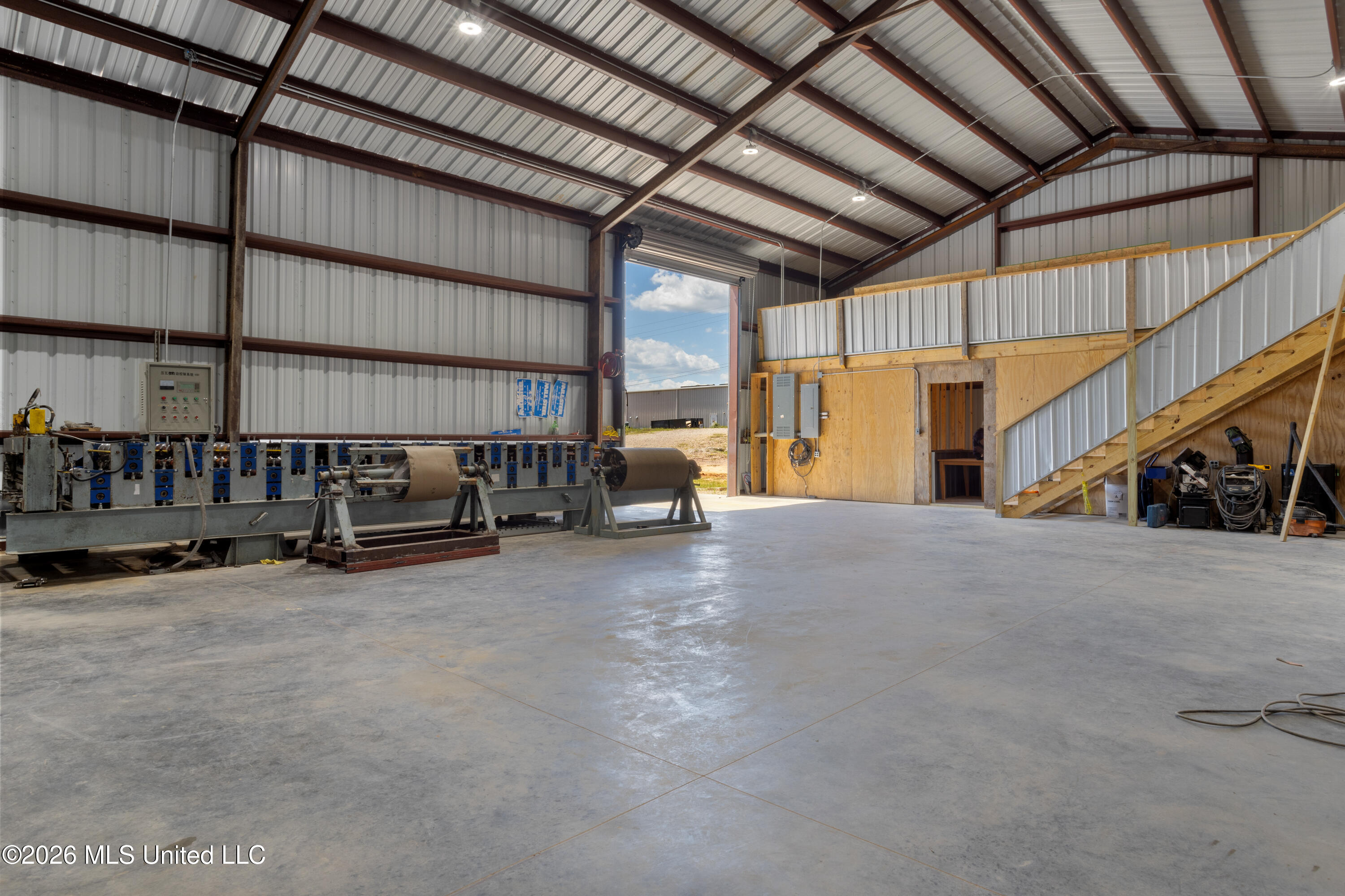 35 S Park Drive Property Photo 6