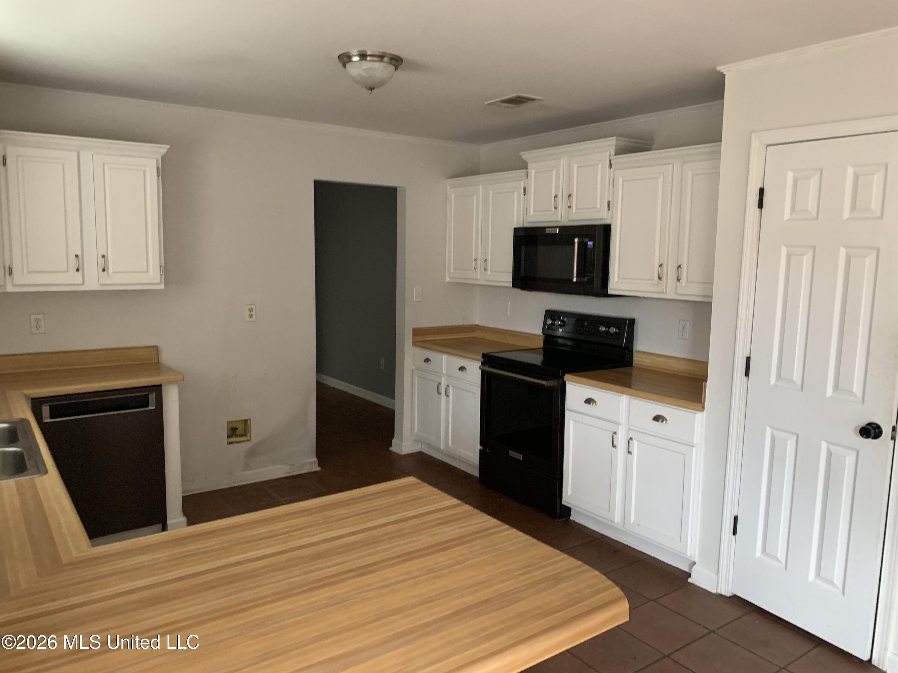 606 Beyer Drive Property Photo 6