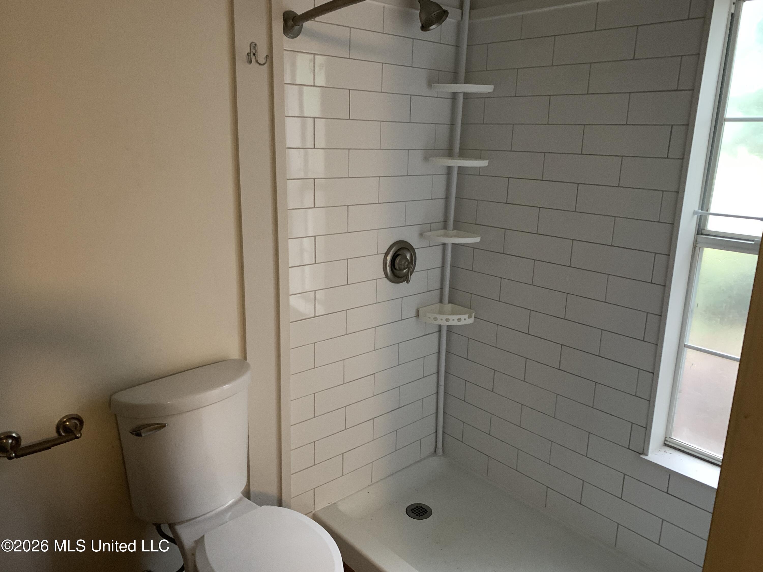 606 Beyer Drive Property Photo 7