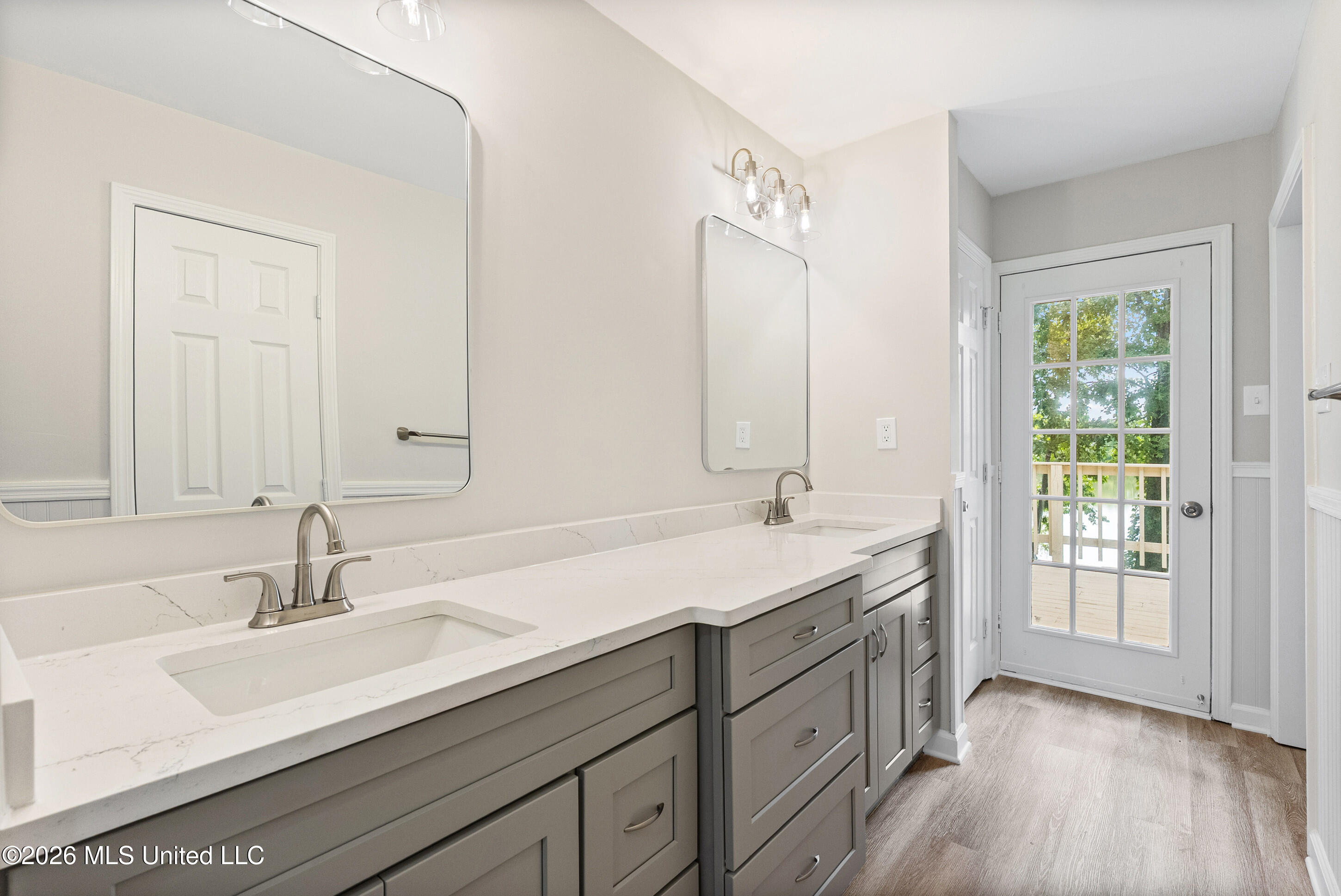 8811 Cypress Cove Property Photo 23