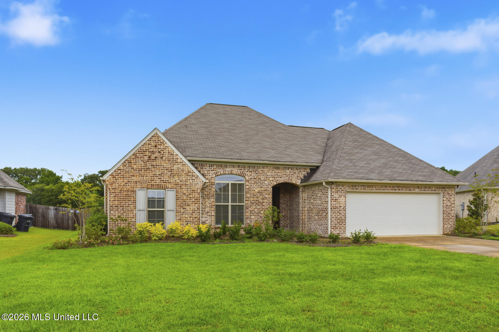 174 Falls Crossing Property Photo 1