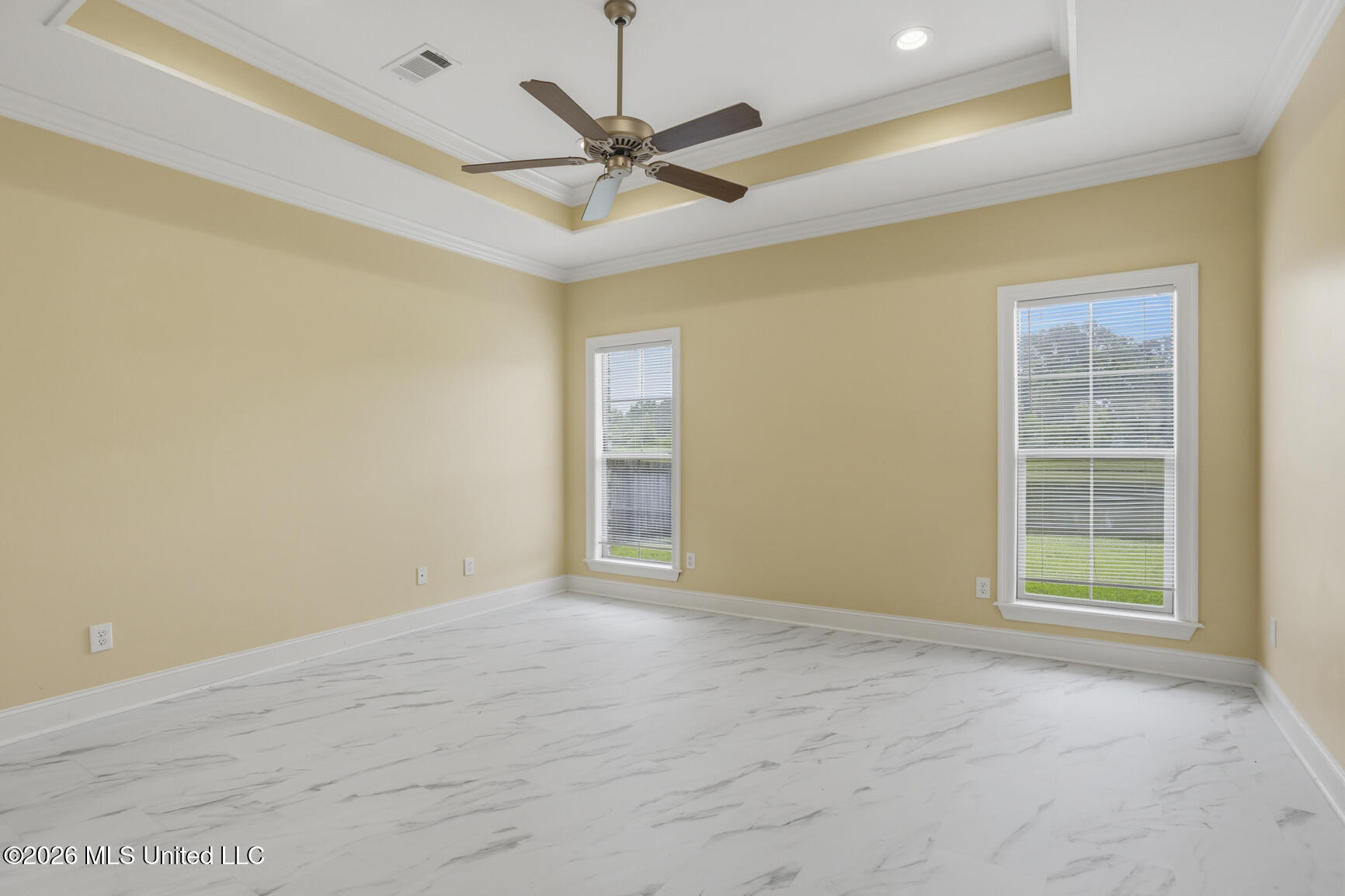 174 Falls Crossing Property Photo 6