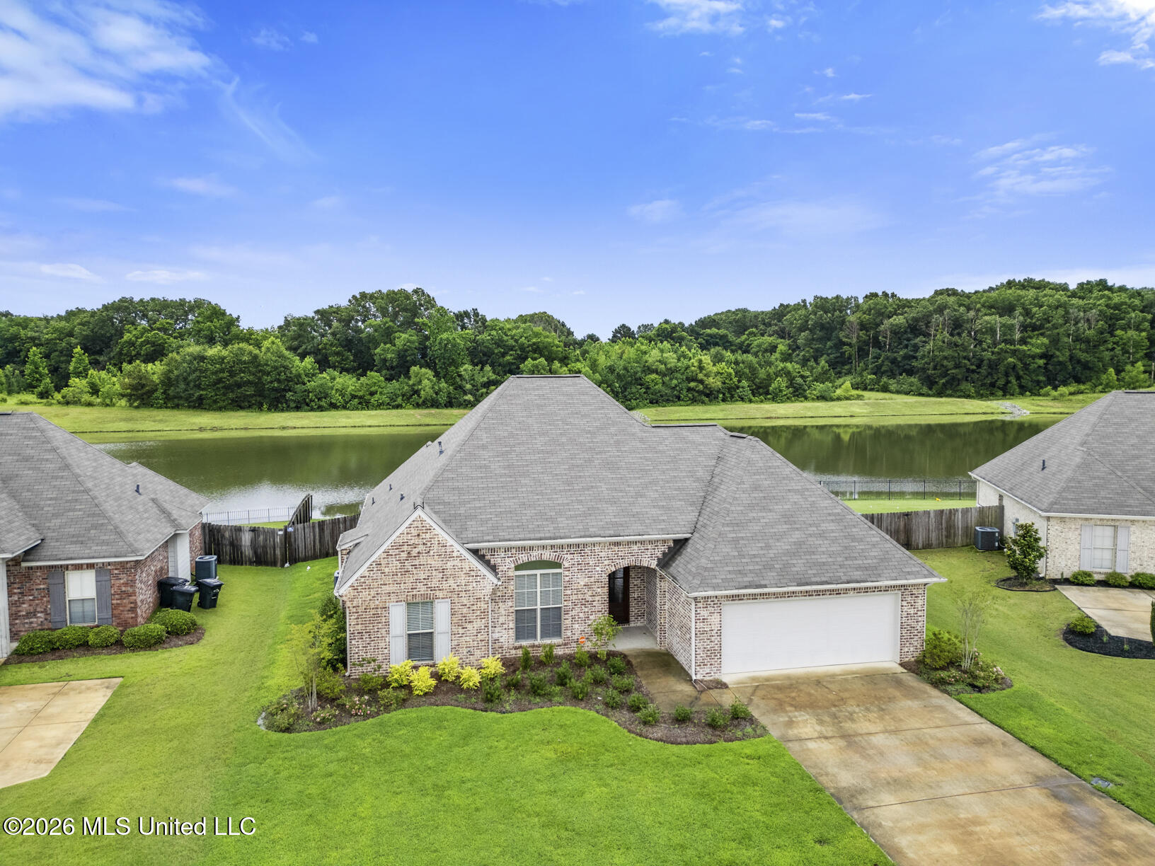 174 Falls Crossing Property Photo 10