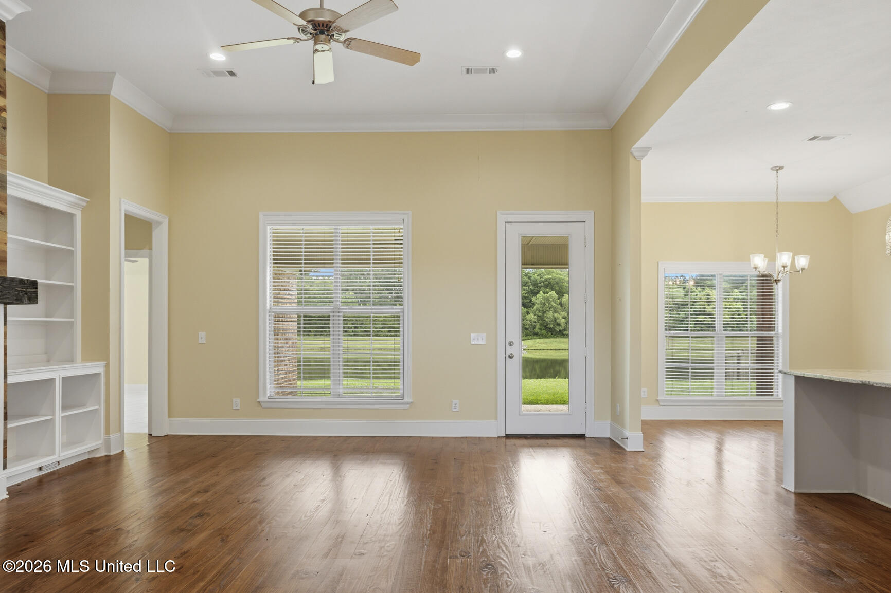 174 Falls Crossing Property Photo 12