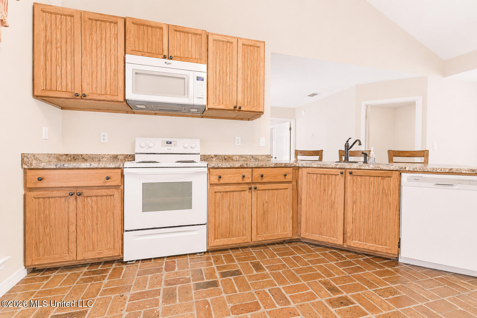 138 Estelle Drive Property Photo 11