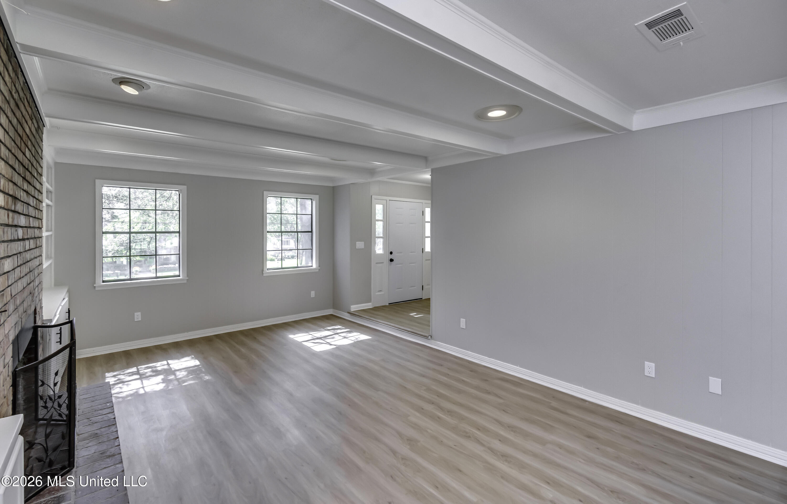 121 N Central Avenue Property Photo 11