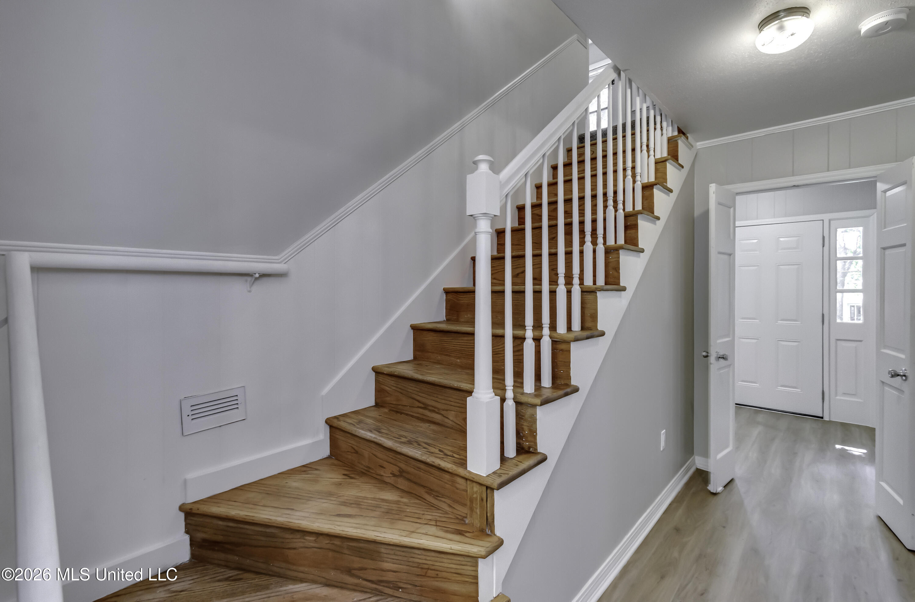 121 N Central Avenue Property Photo 23