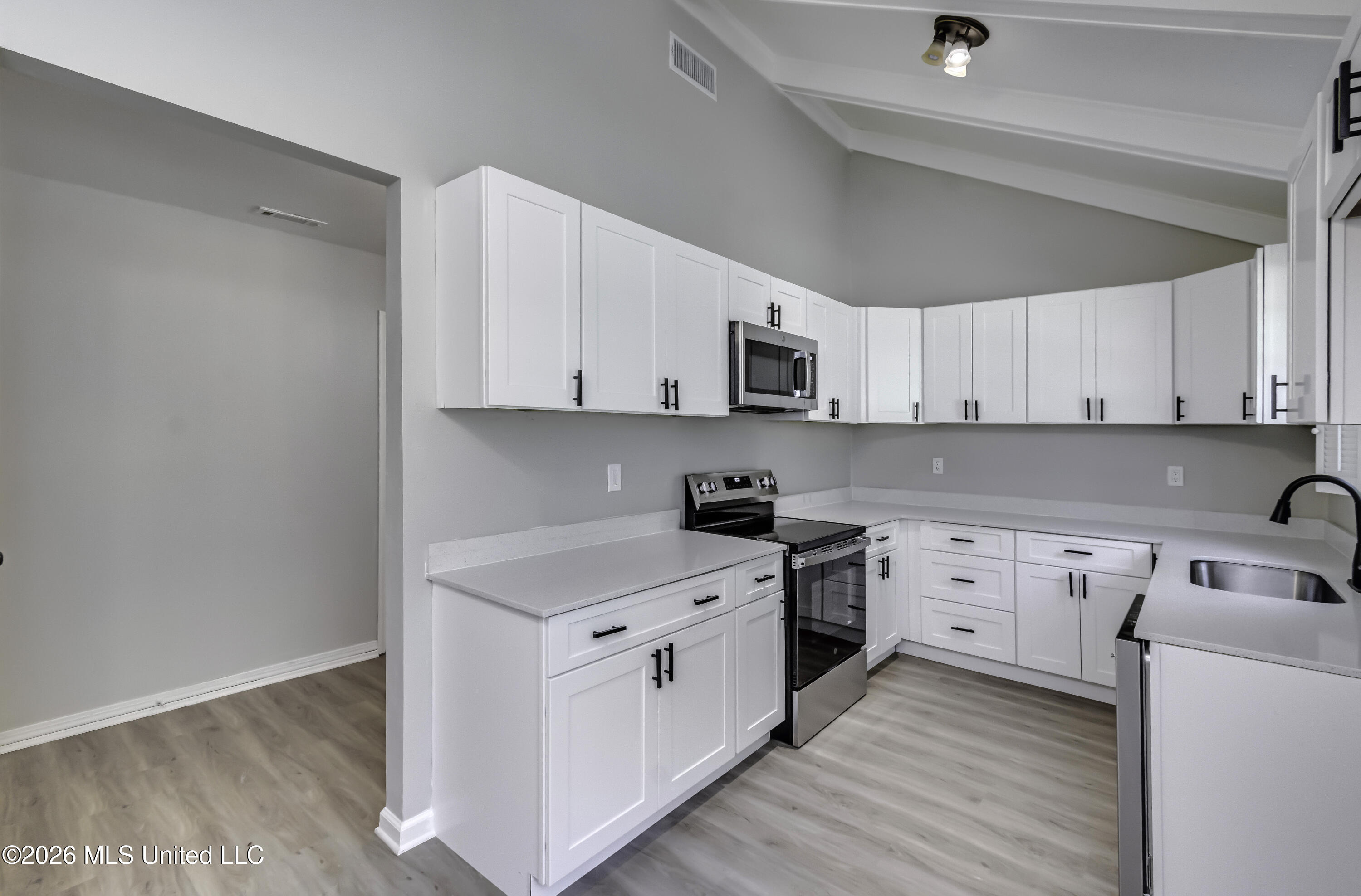121 N Central Avenue Property Photo 25