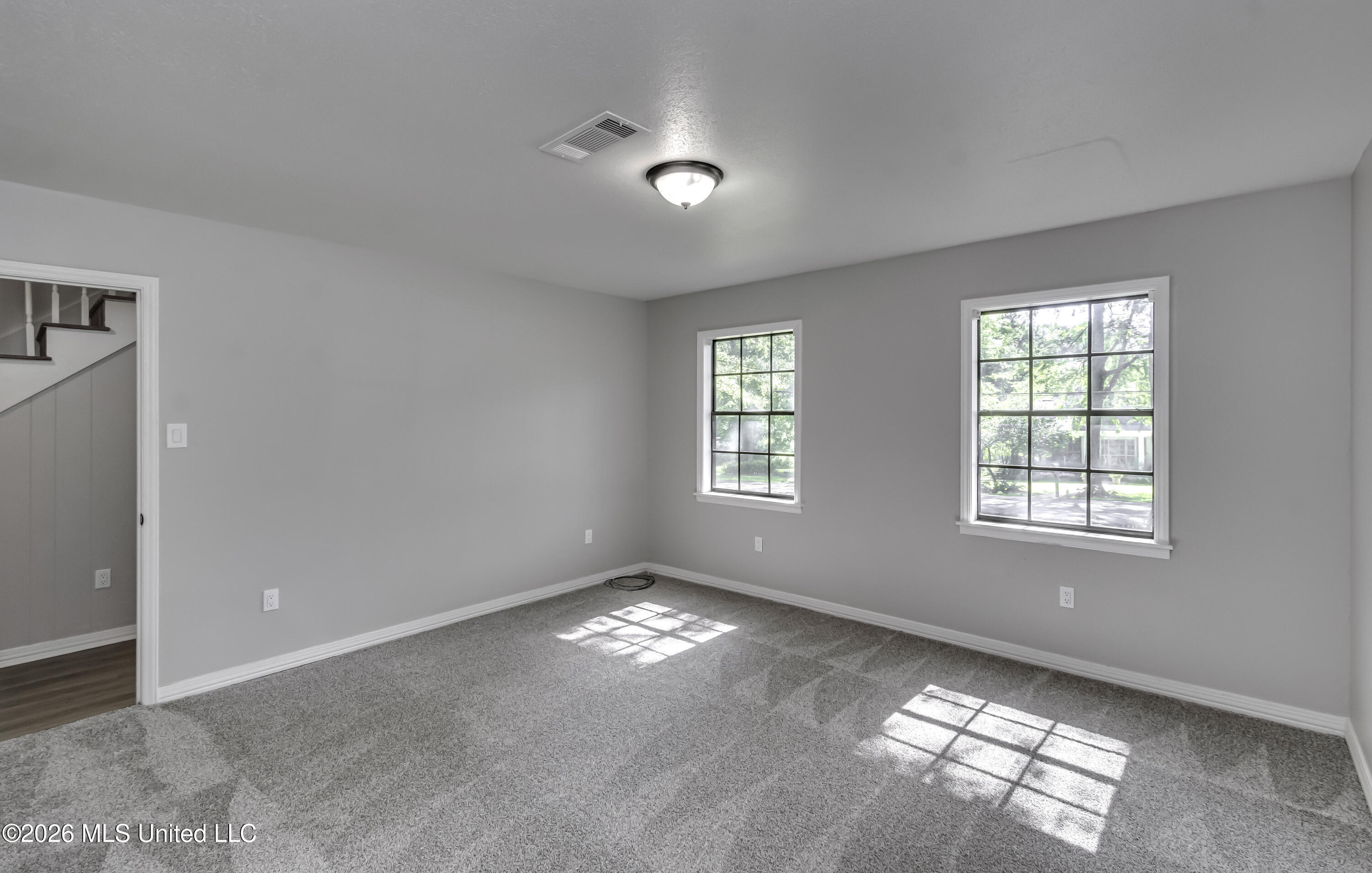121 N Central Avenue Property Photo 34