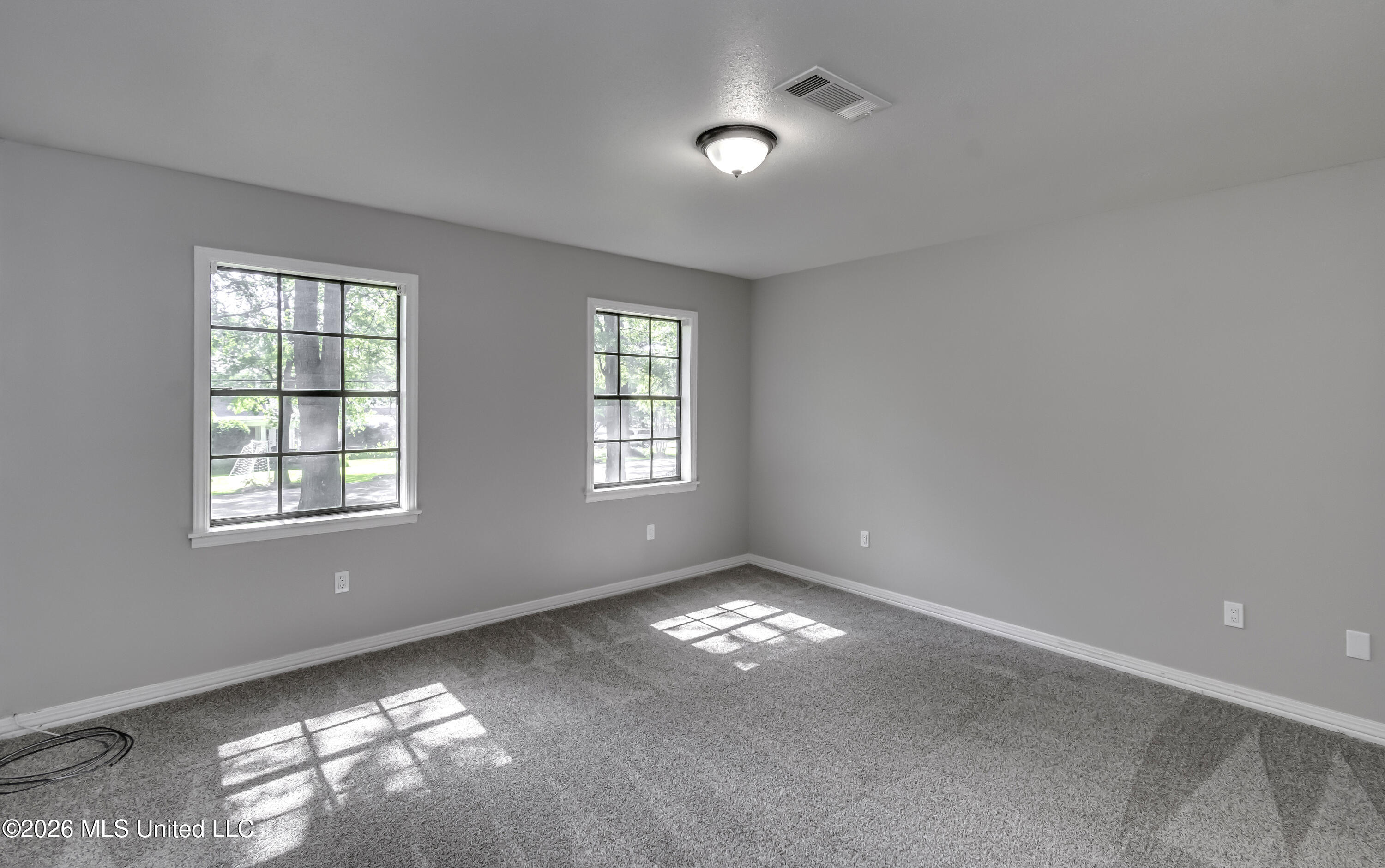 121 N Central Avenue Property Photo 38