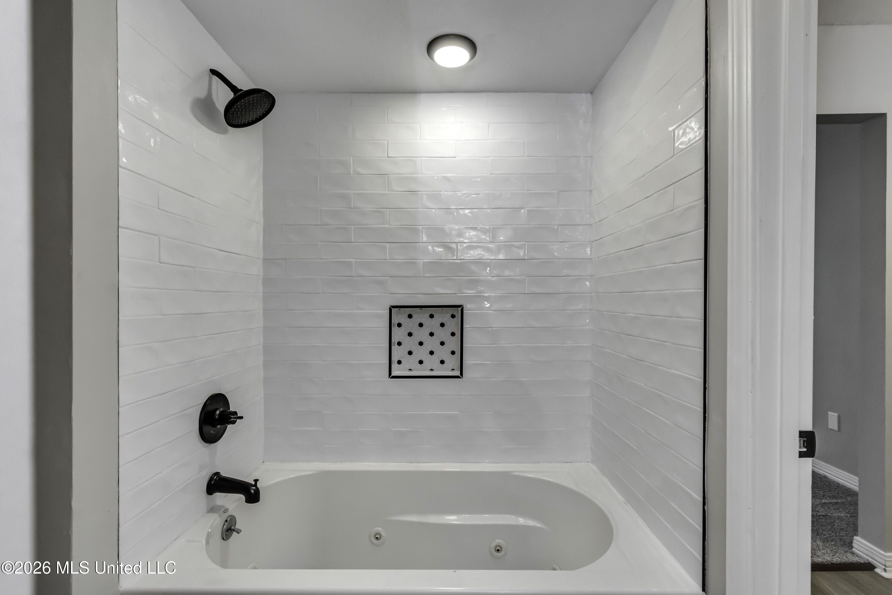 121 N Central Avenue Property Photo 44