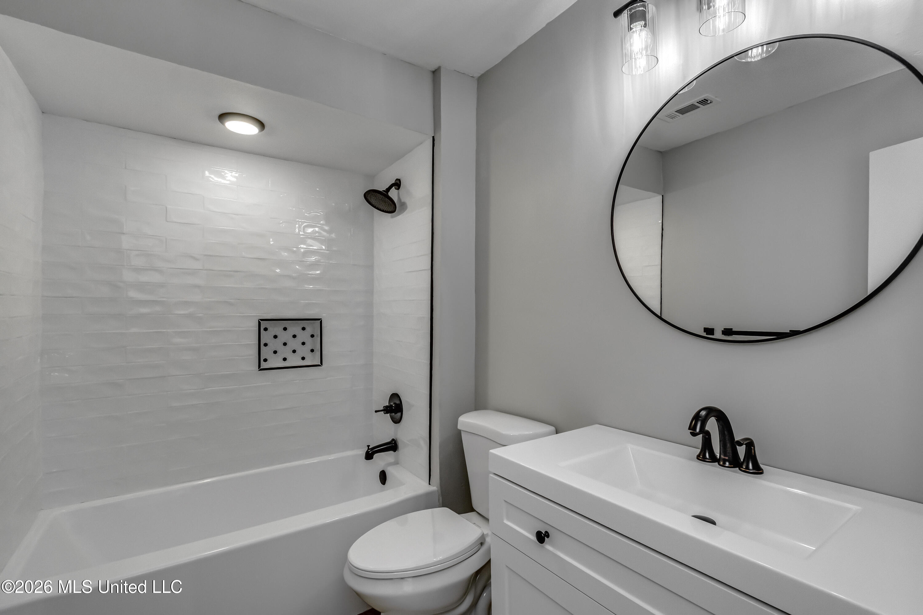 121 N Central Avenue Property Photo 51