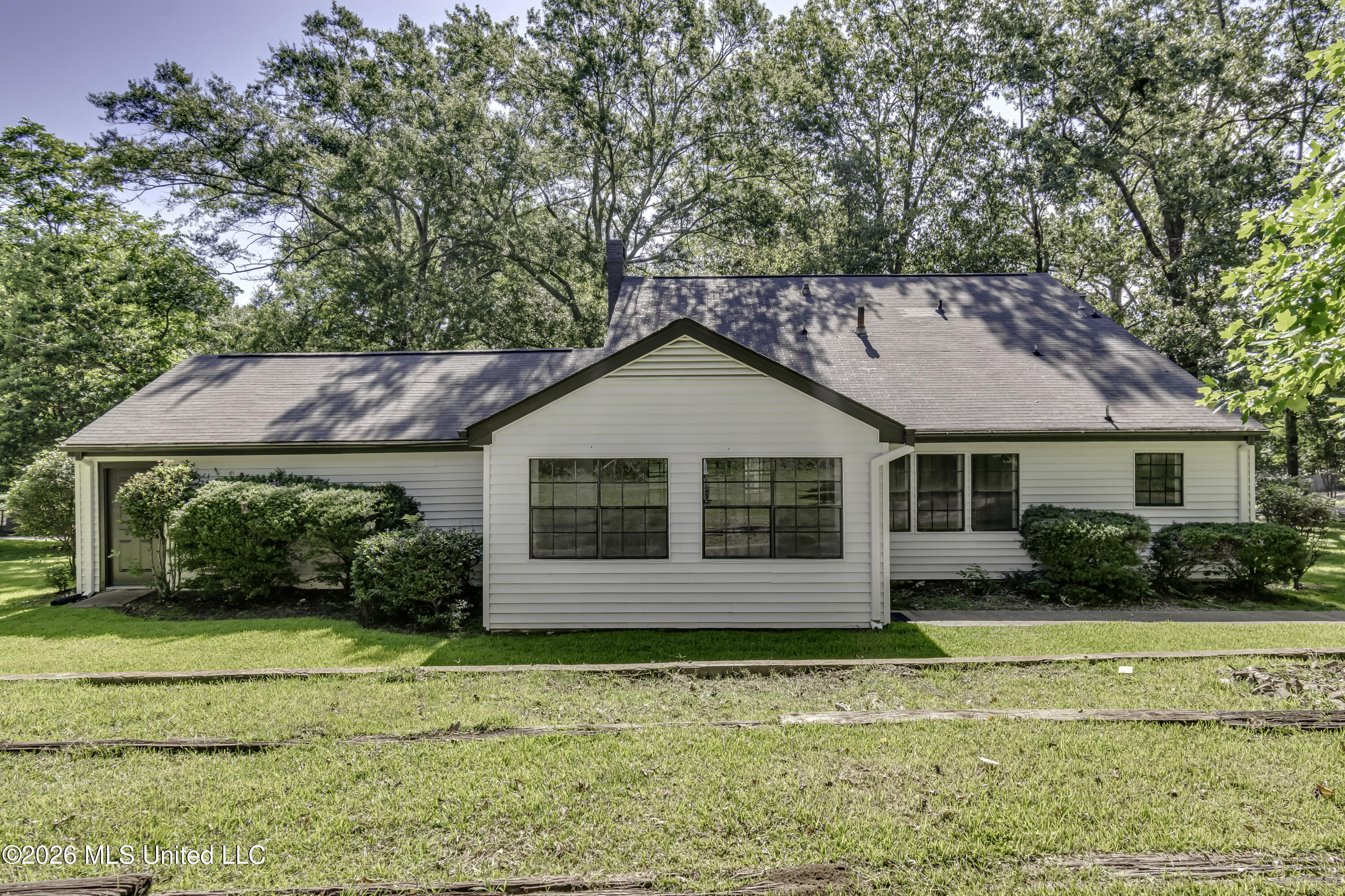 121 N Central Avenue Property Photo 66