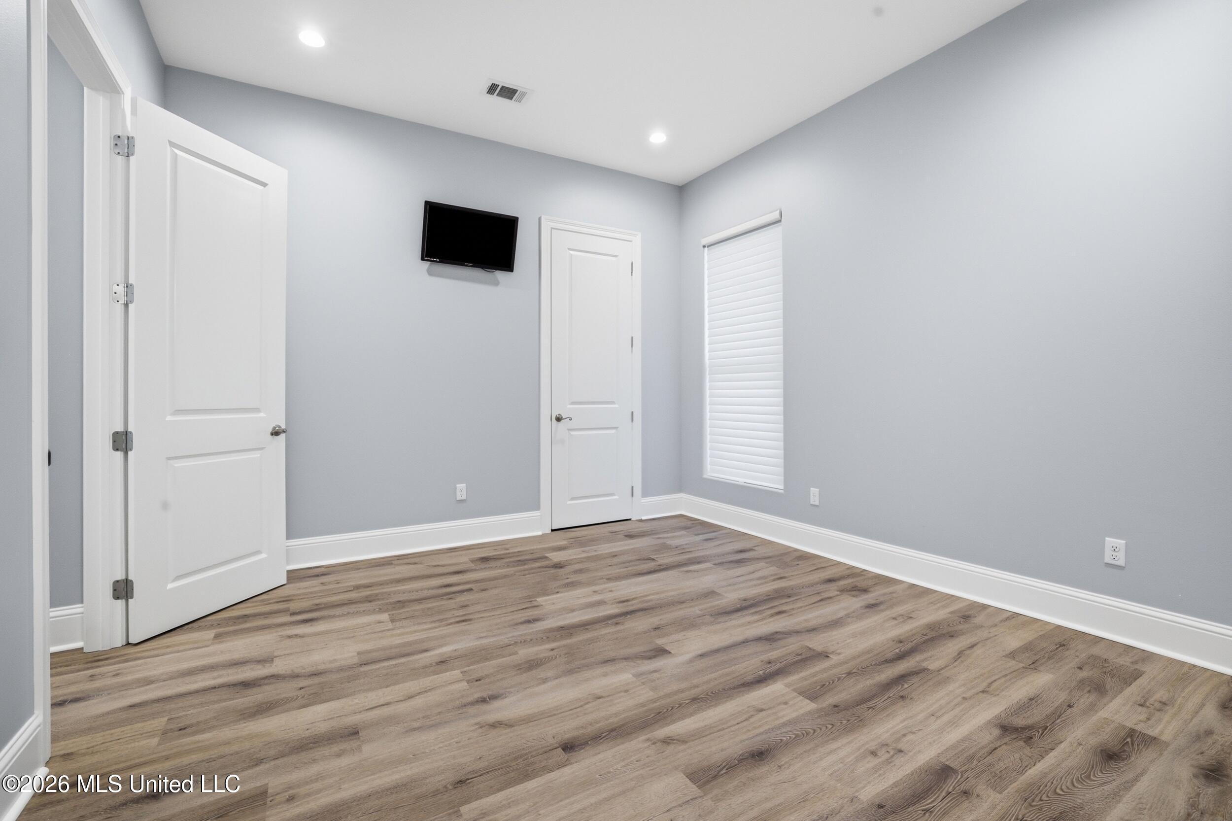 808 Powells Point Drive Property Photo 39