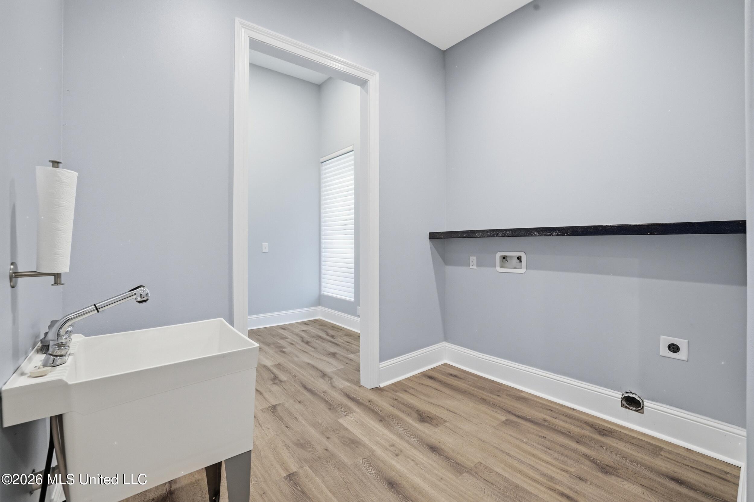 808 Powells Point Drive Property Photo 54