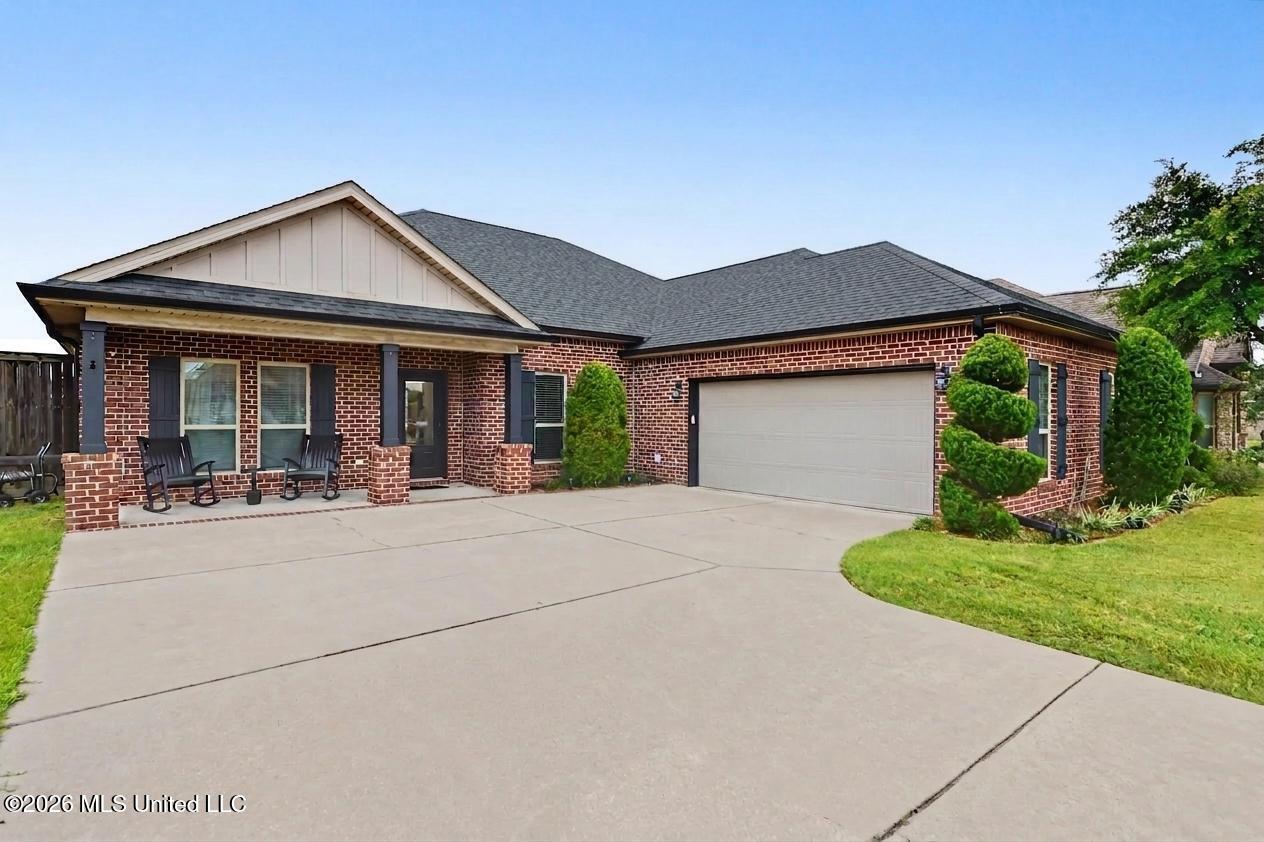 6682 Sugarcane Circle Property Photo 1