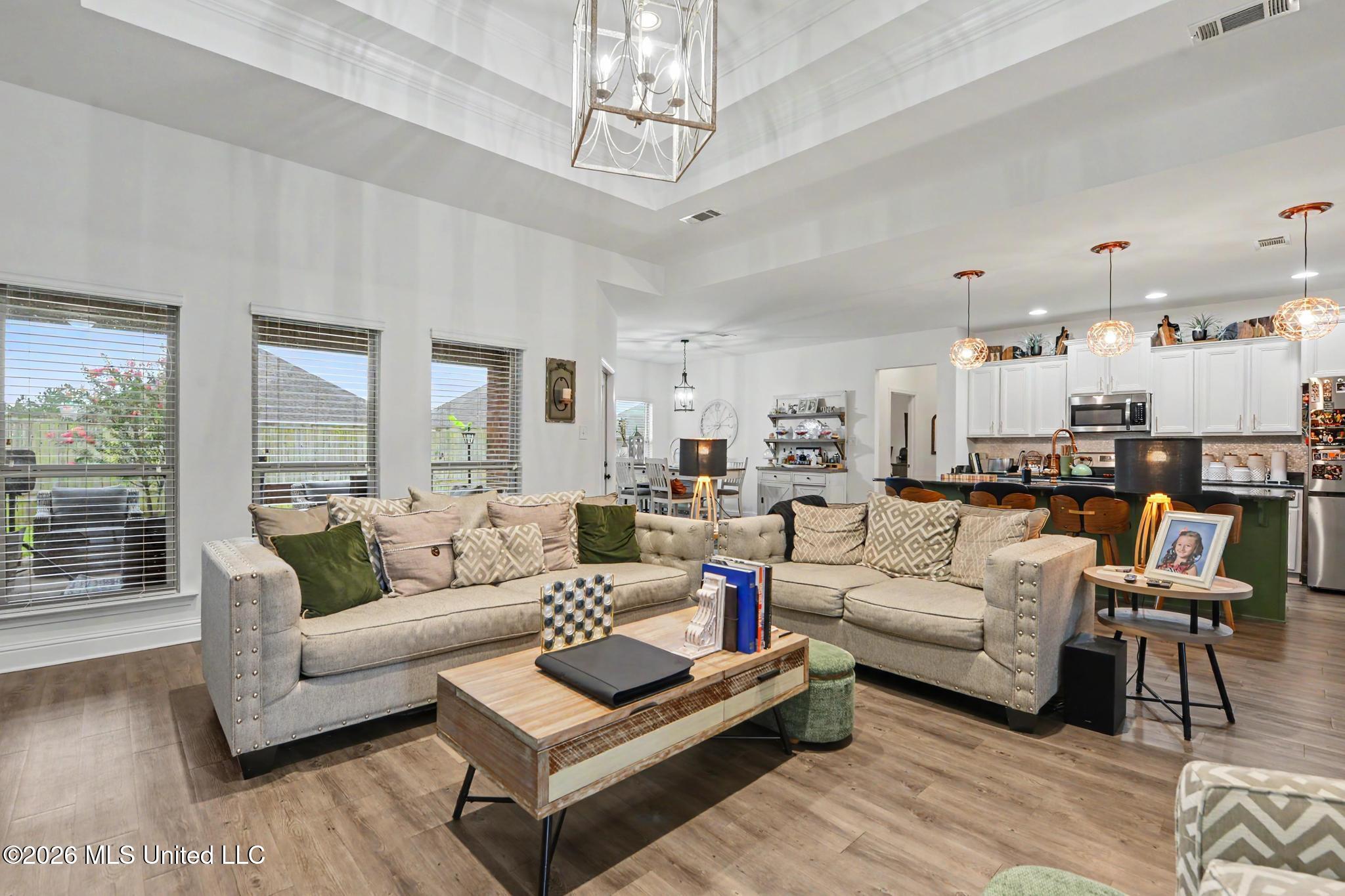6682 Sugarcane Circle Property Photo 4