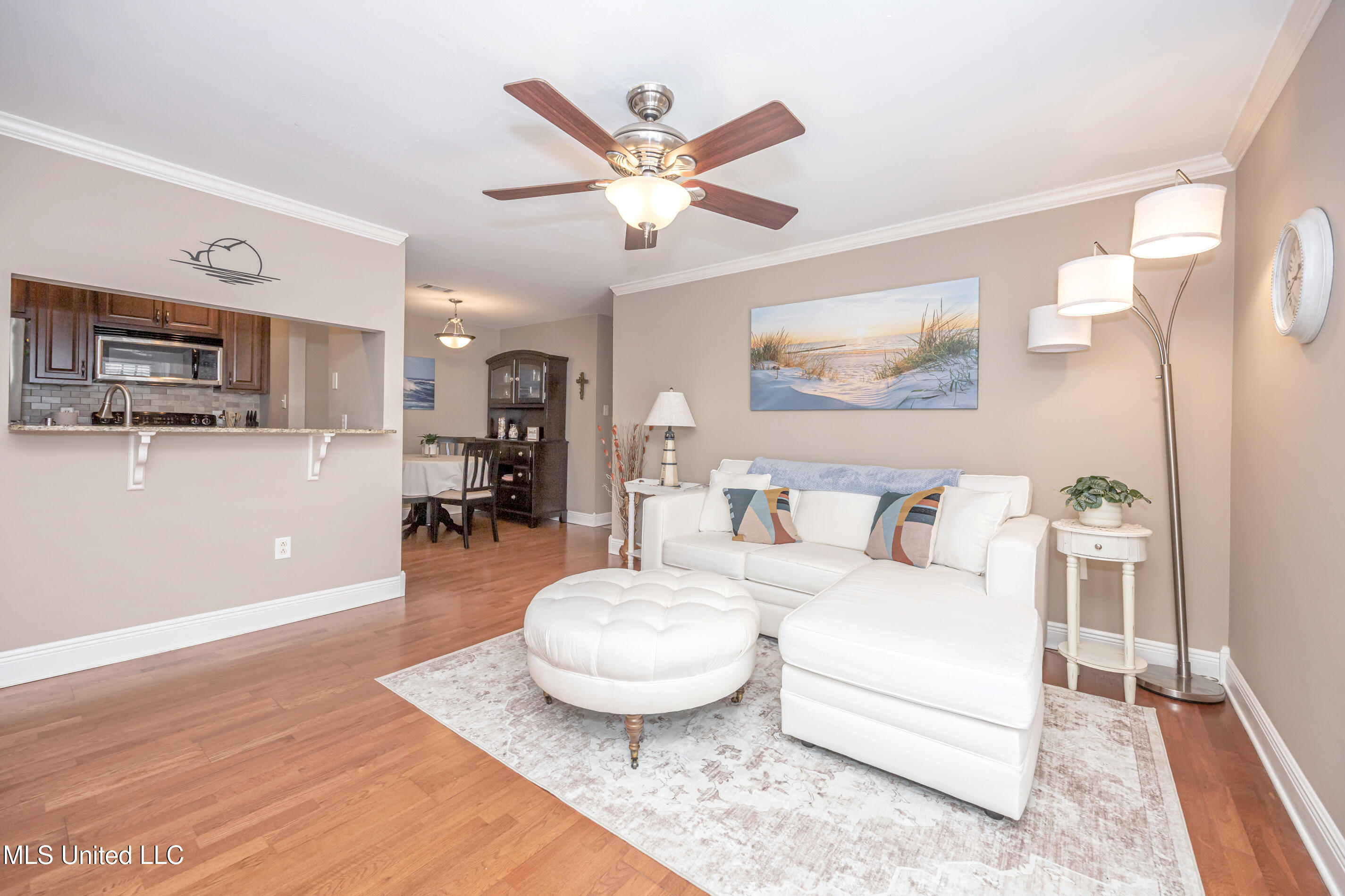 2421 Beachview Drive Property Photo 6