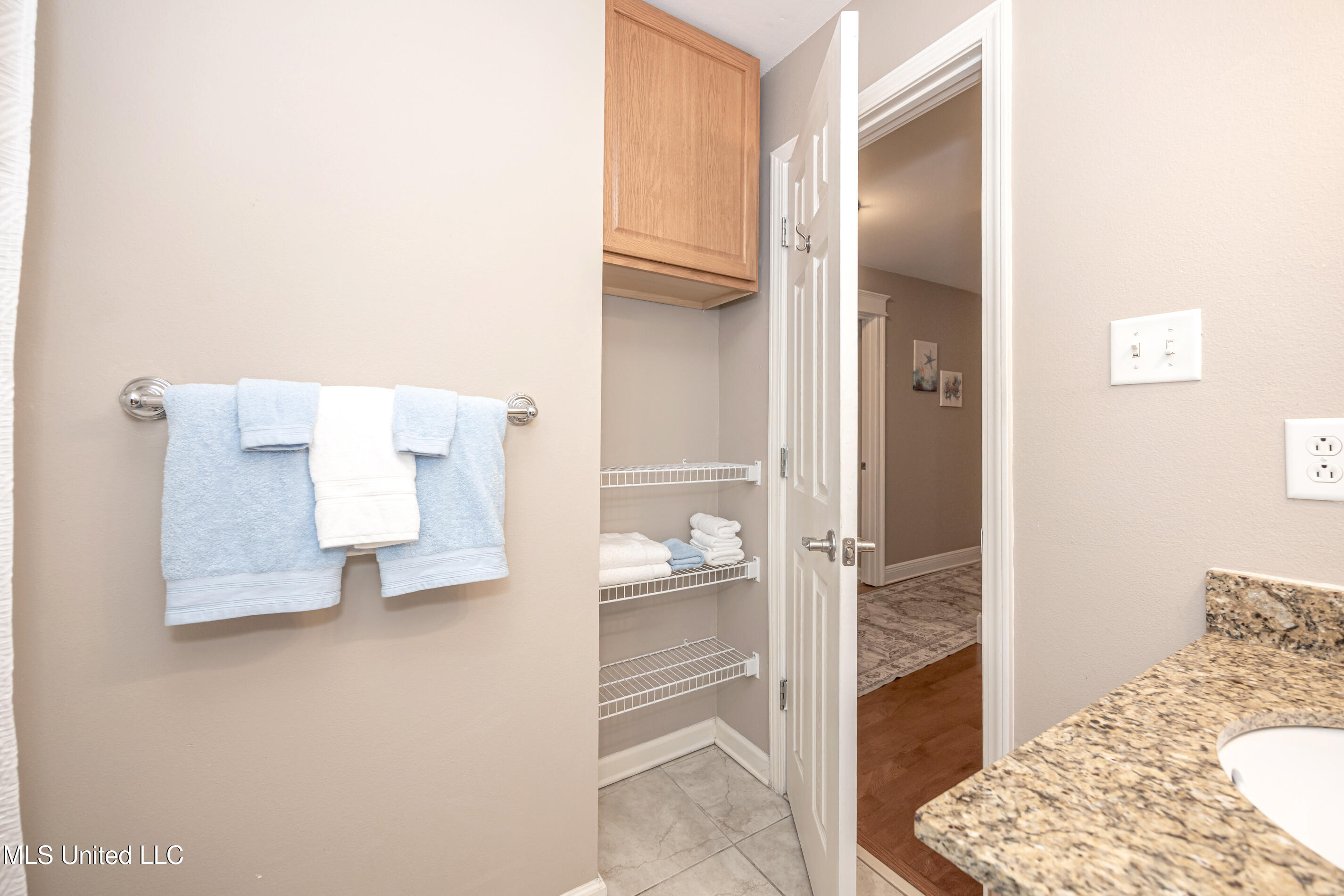 2421 Beachview Drive Property Photo 25