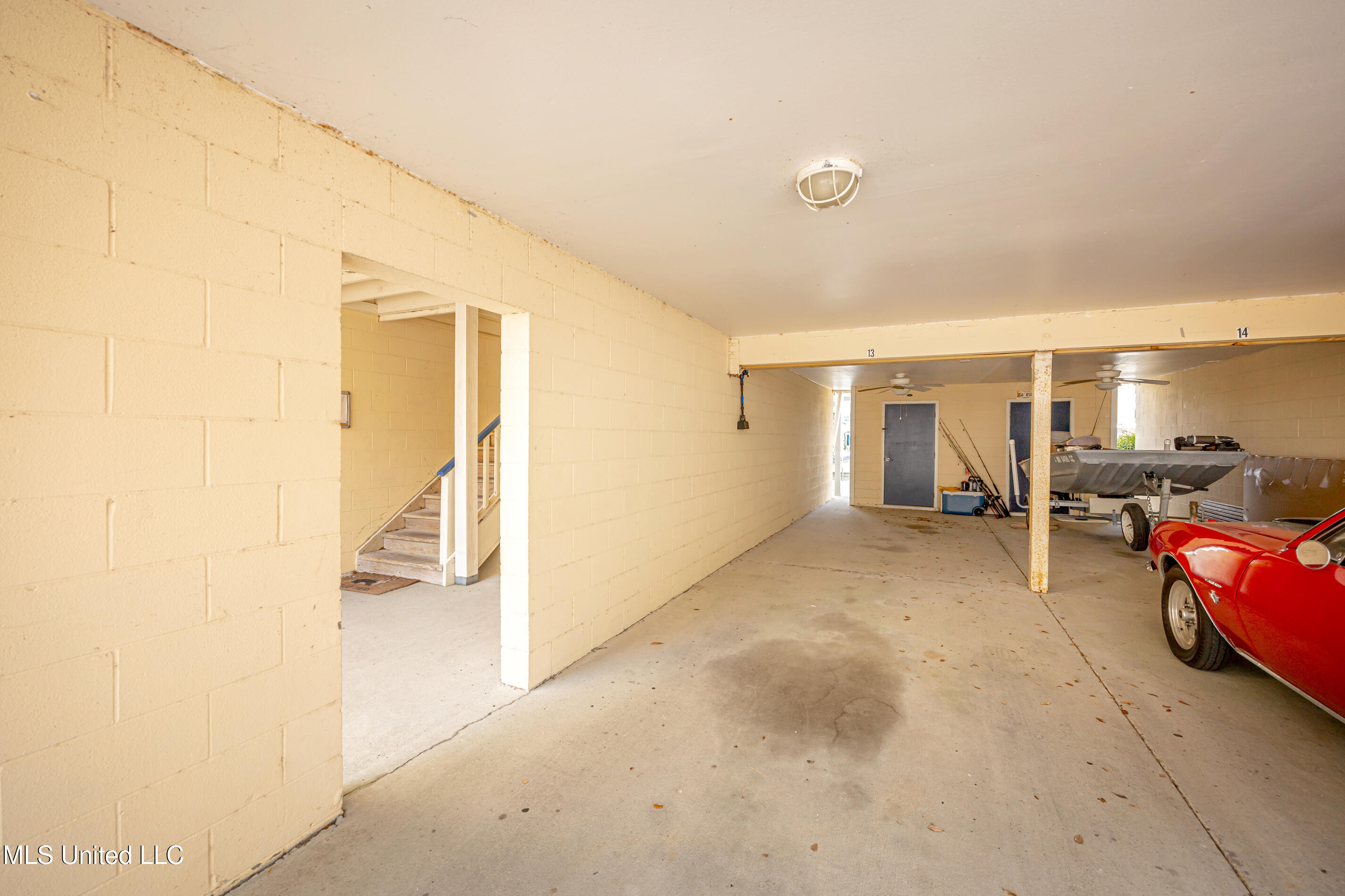 2421 Beachview Drive Property Photo 33