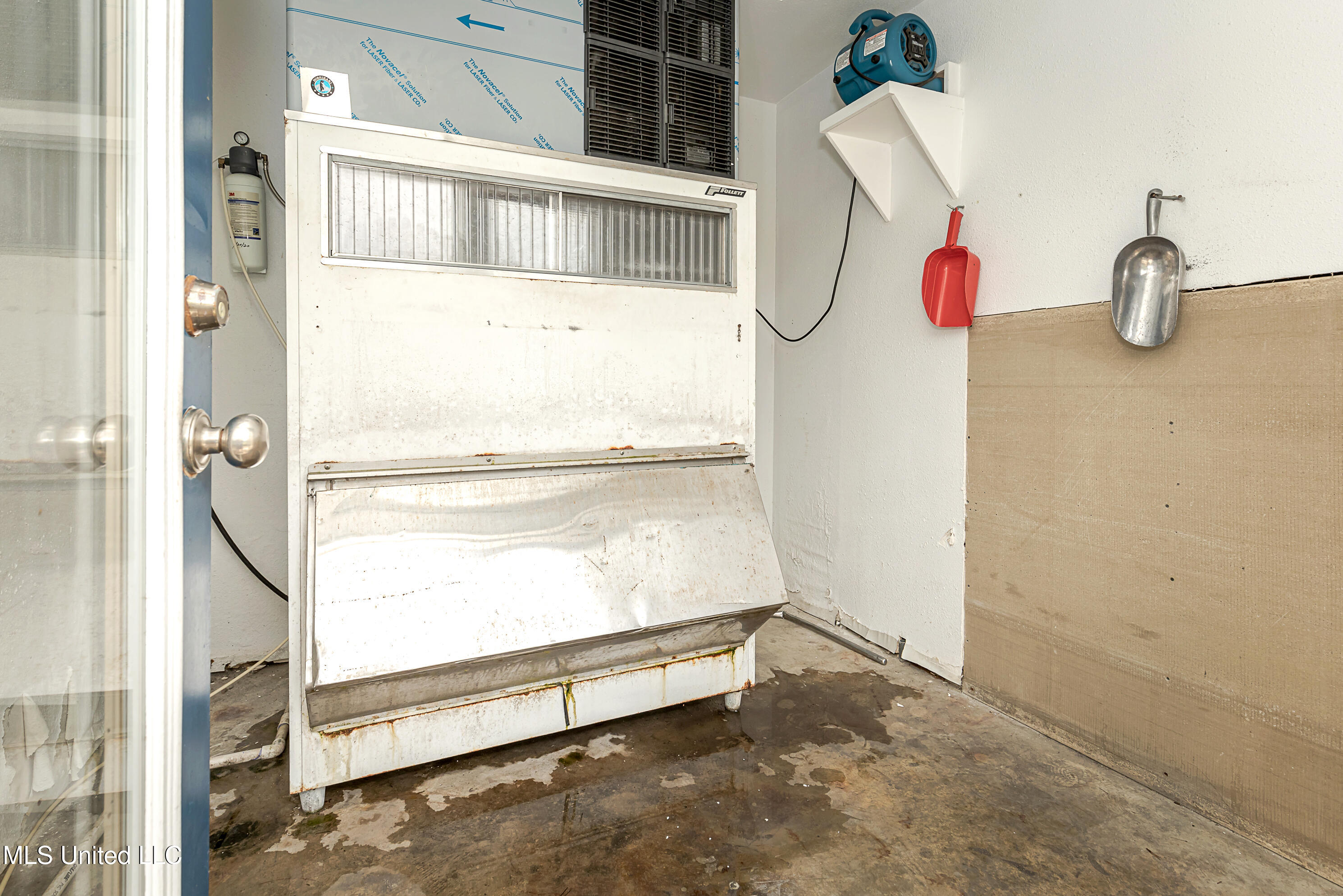 2421 Beachview Drive Property Photo 45