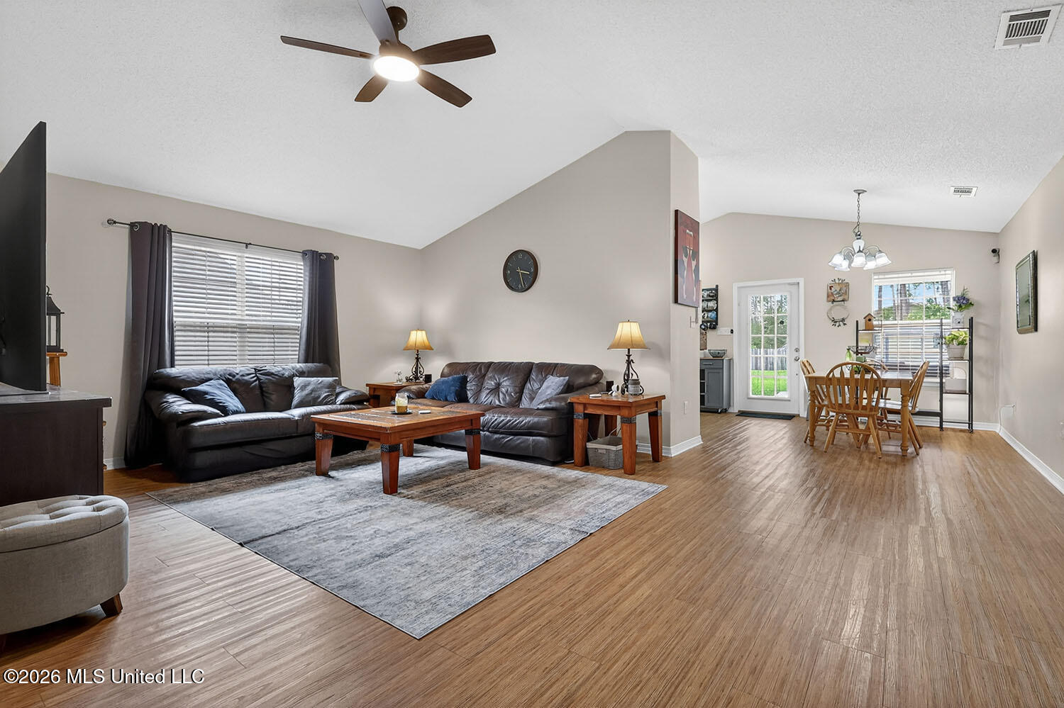 3723 Springwood Lane Property Photo 5