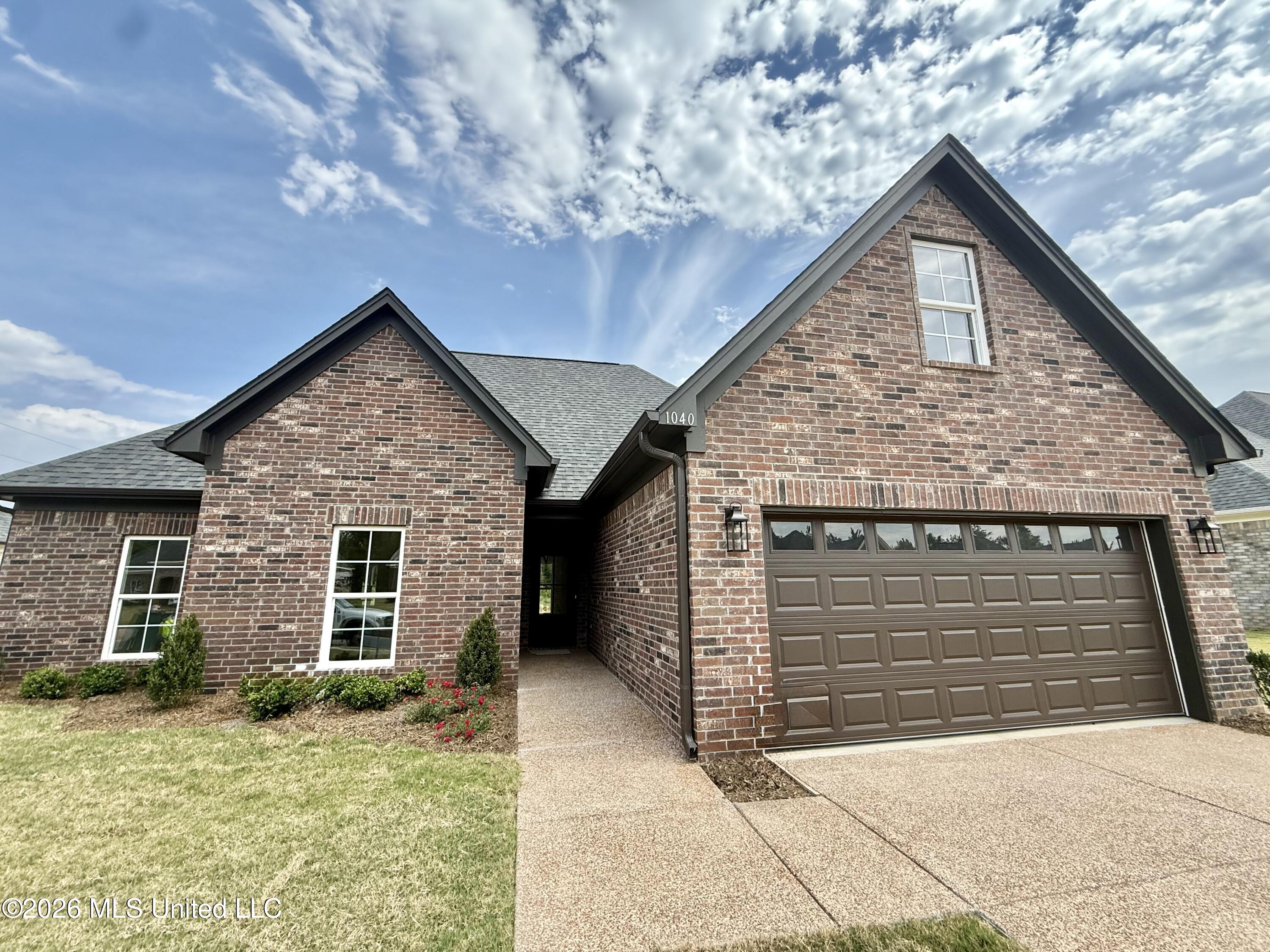 1040 Great Gln Drive Property Photo 1