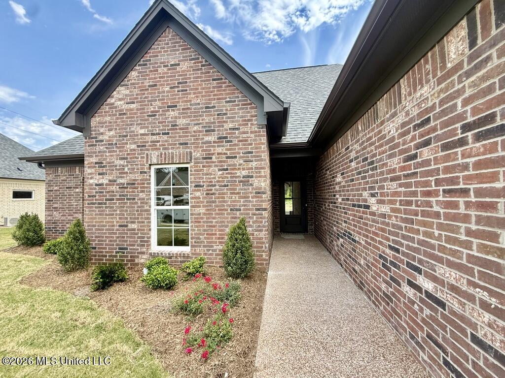 1040 Great Gln Drive Property Photo 2