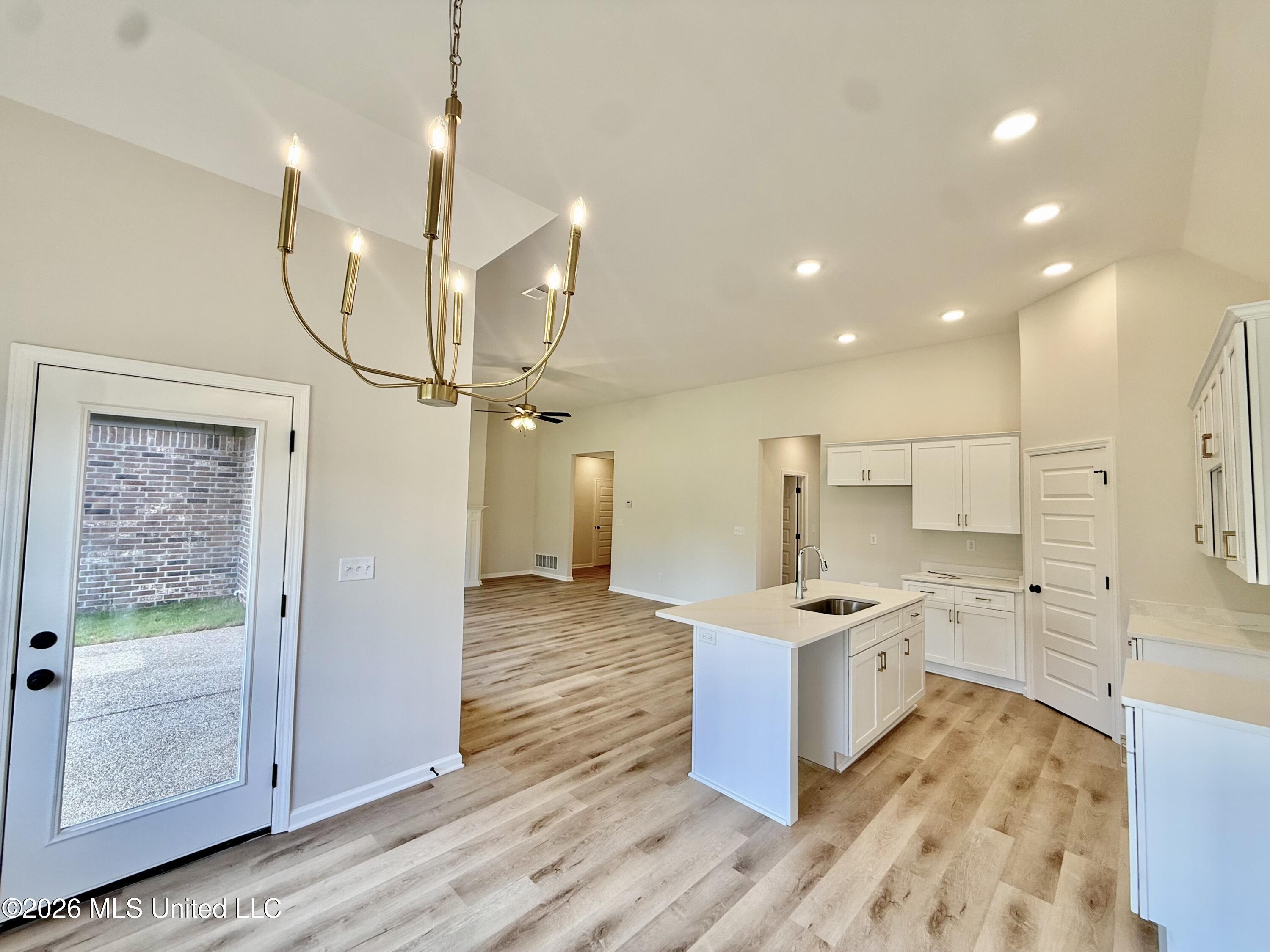 1040 Great Gln Drive Property Photo 4