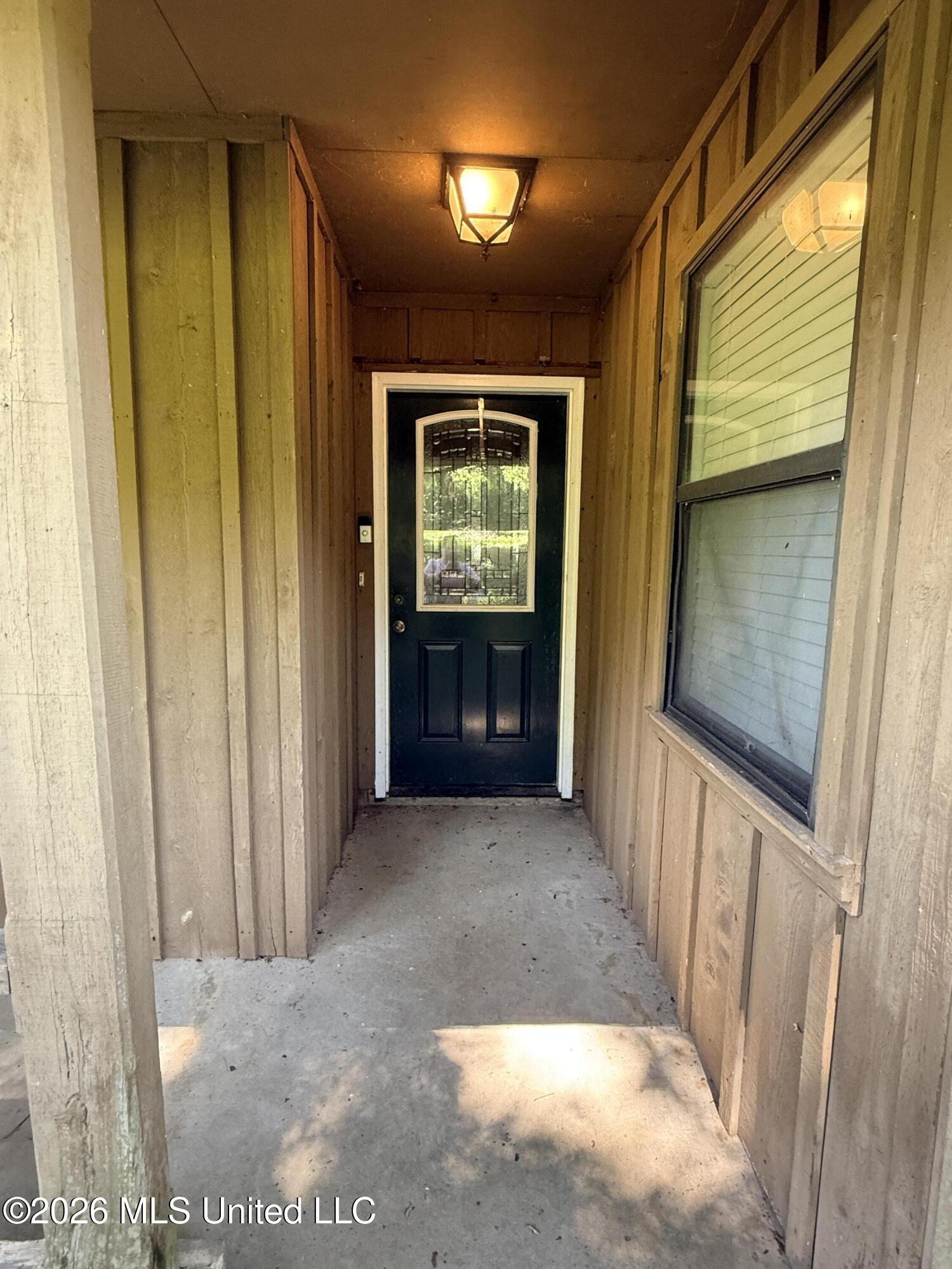 417 Silver Creek Drive Property Photo 4