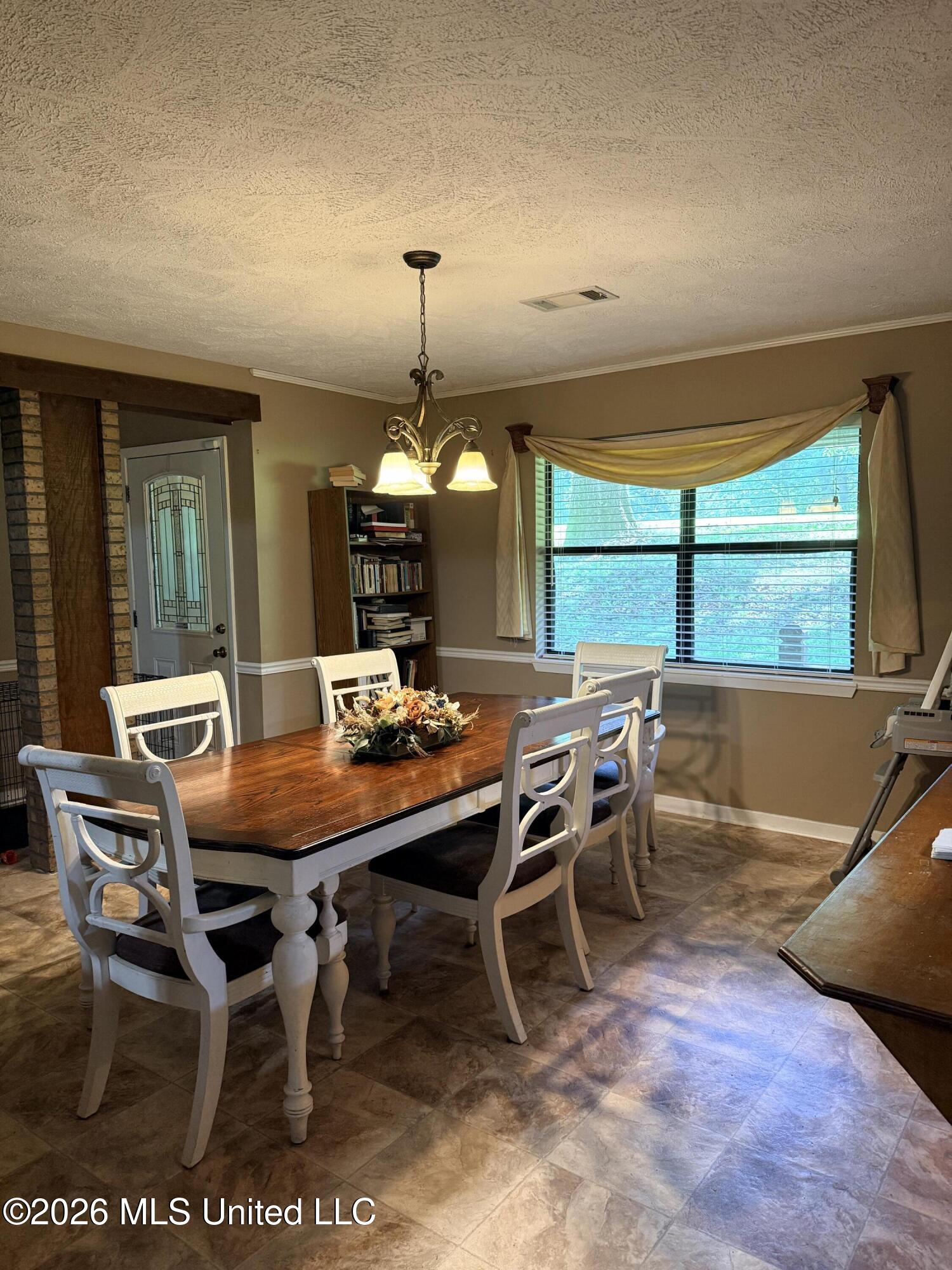 417 Silver Creek Drive Property Photo 6
