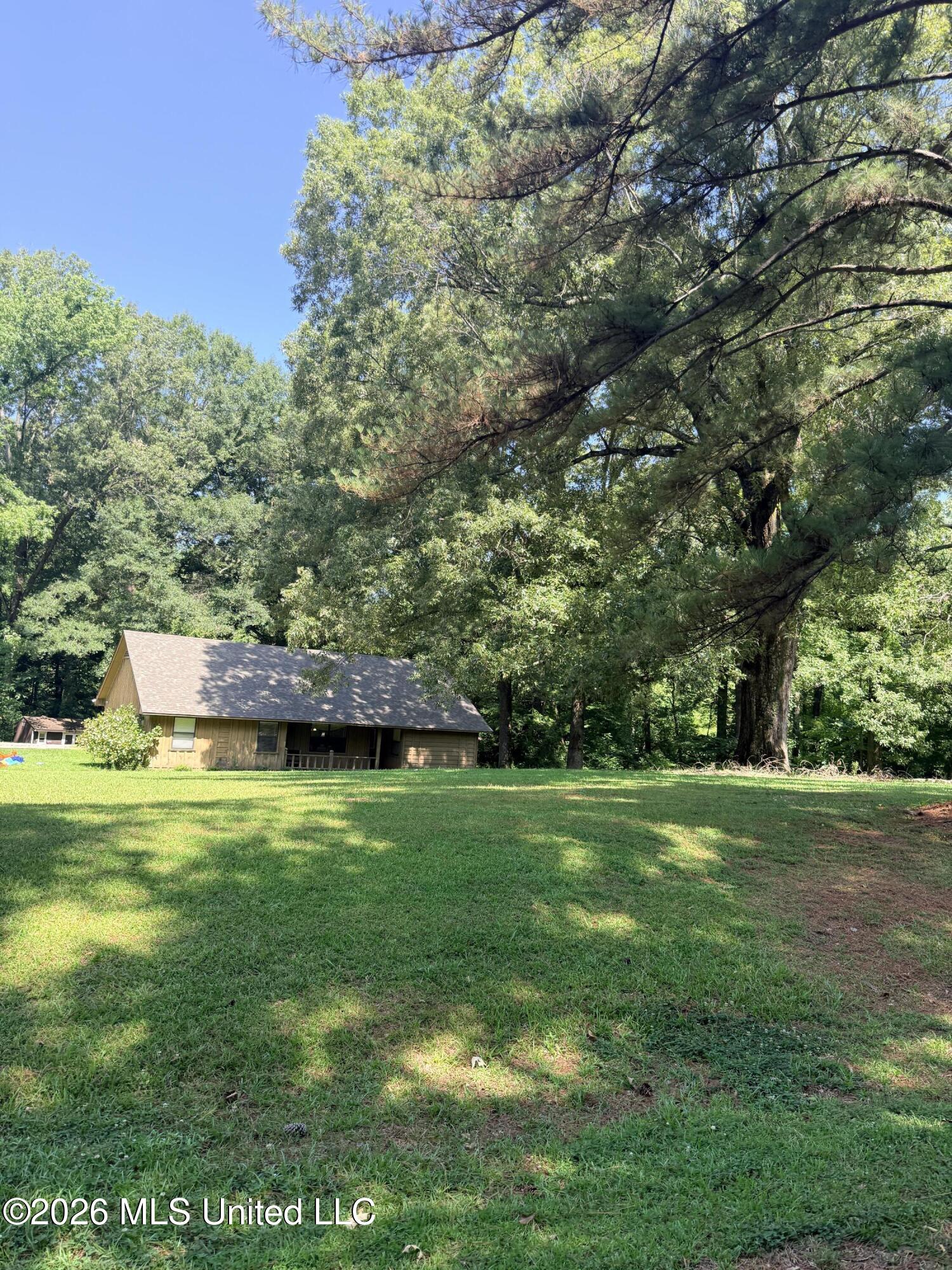 417 Silver Creek Drive Property Photo 23