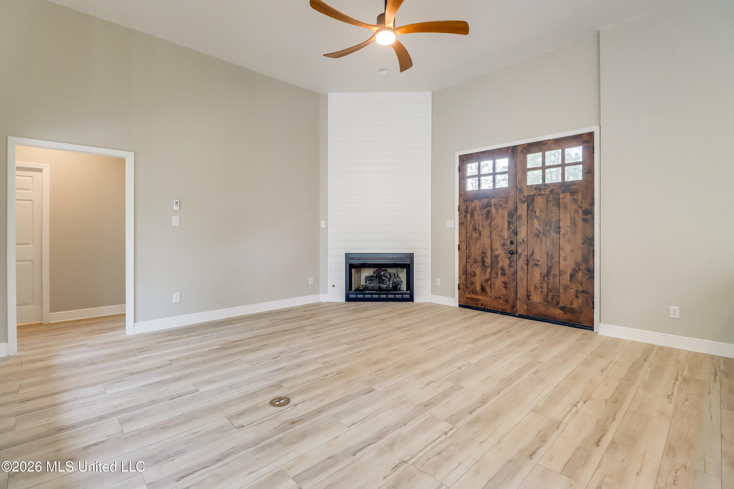 6716 Country Pines Lane Property Photo 3
