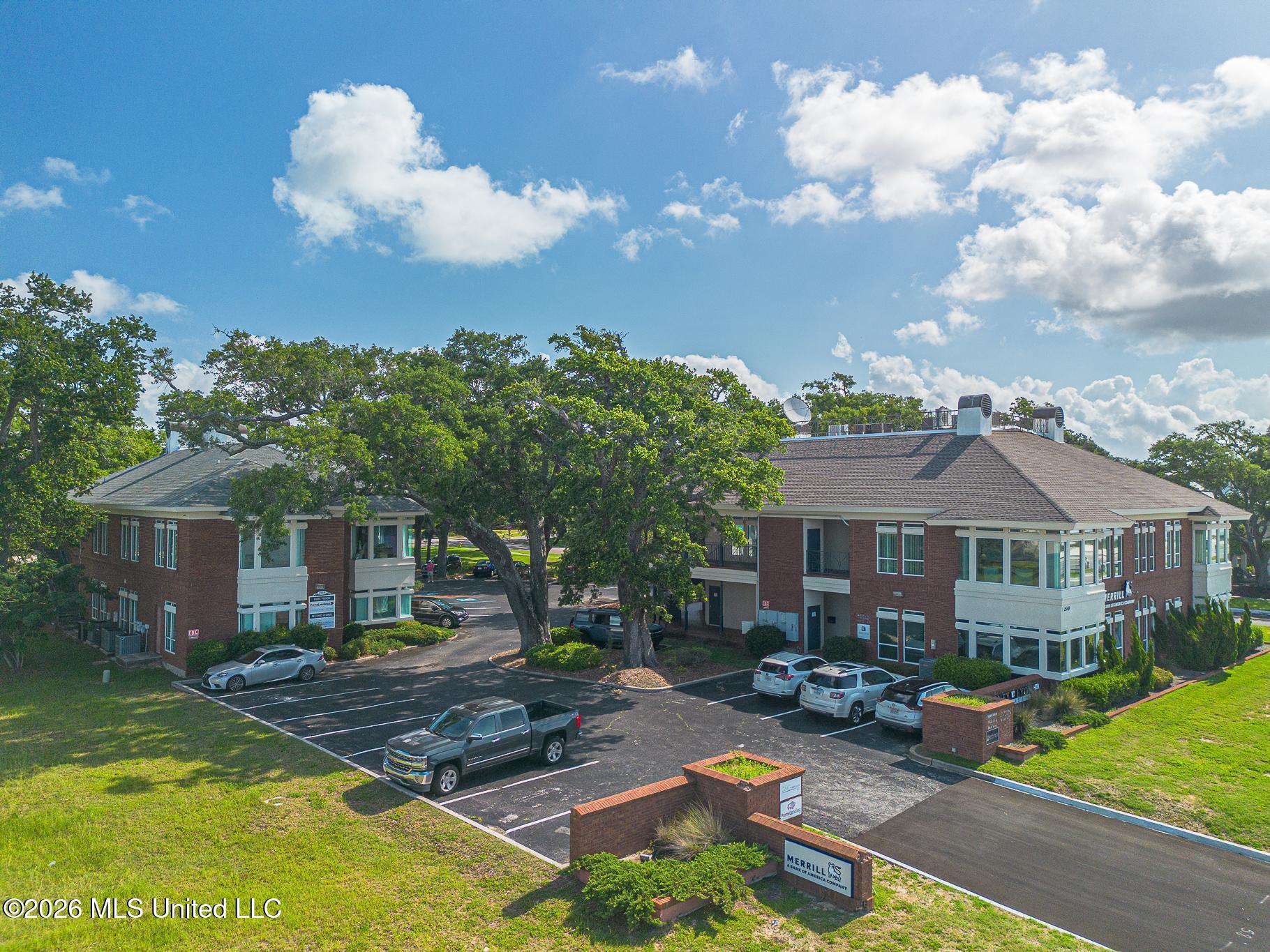 2554 Beach Boulevard Property Photo 3