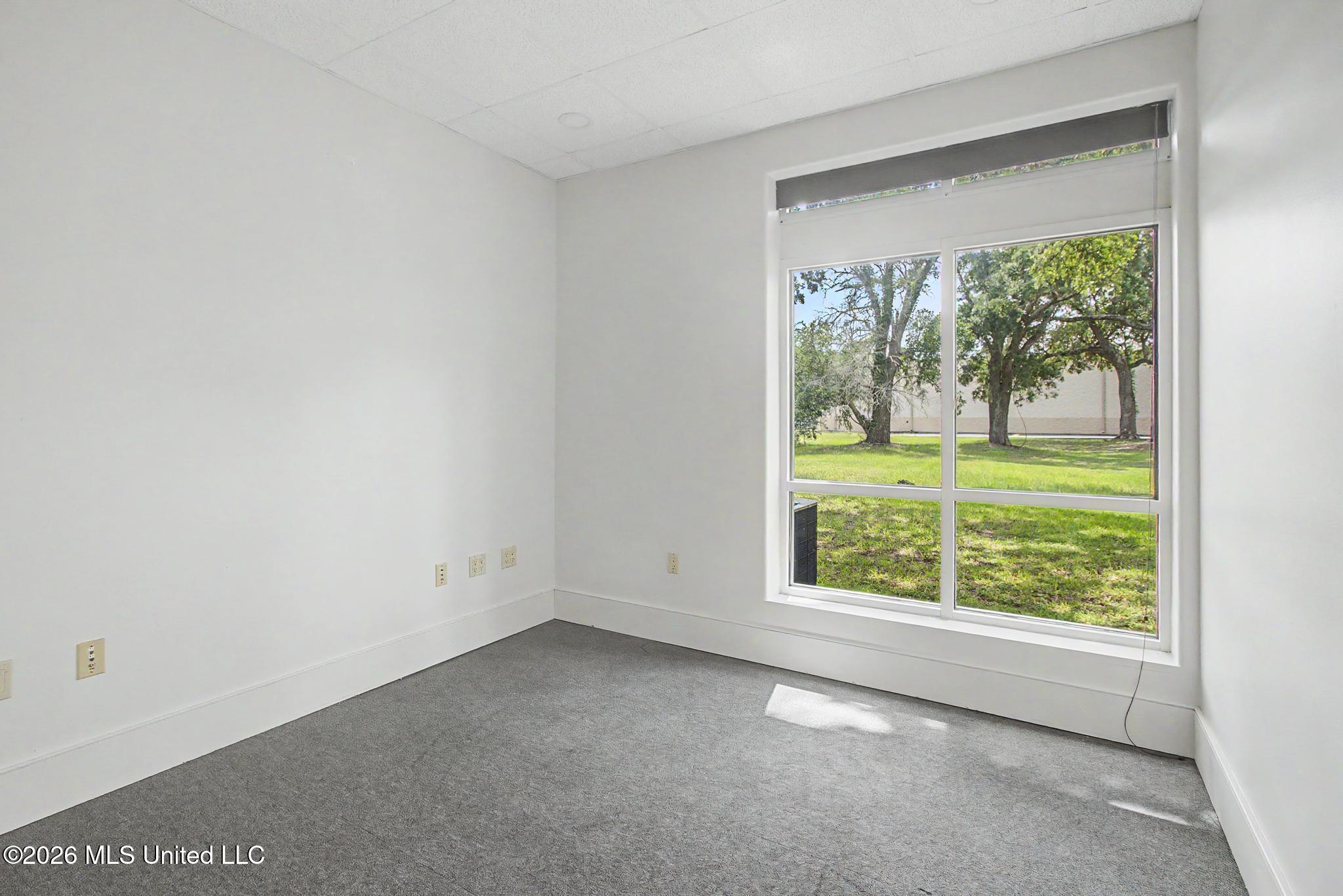 2554 Beach Boulevard Property Photo 7