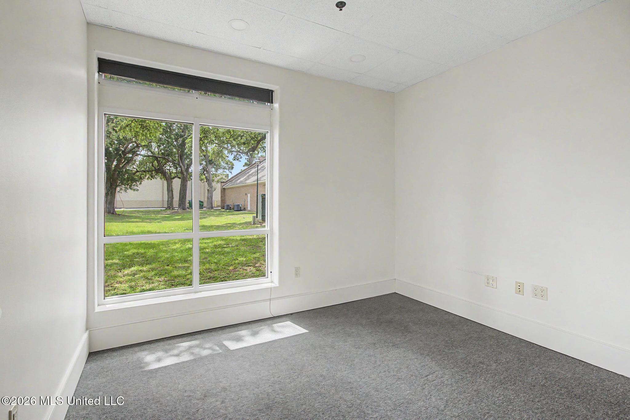 2554 Beach Boulevard Property Photo 9