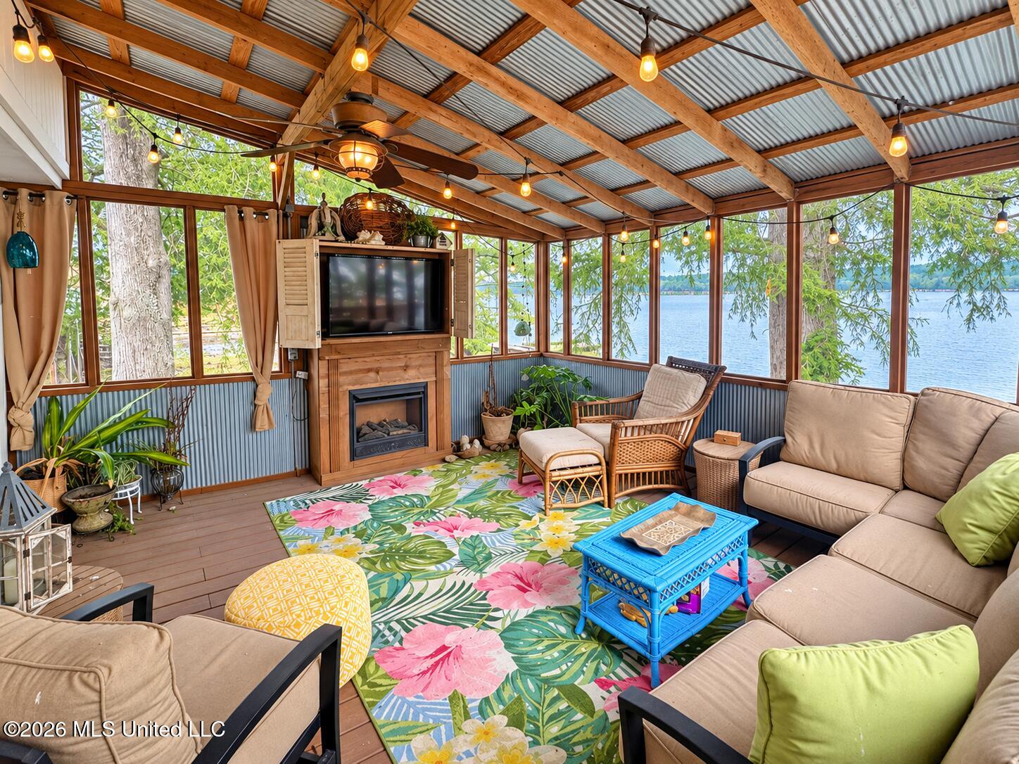 2740 Moon Lake Road Property Photo 2