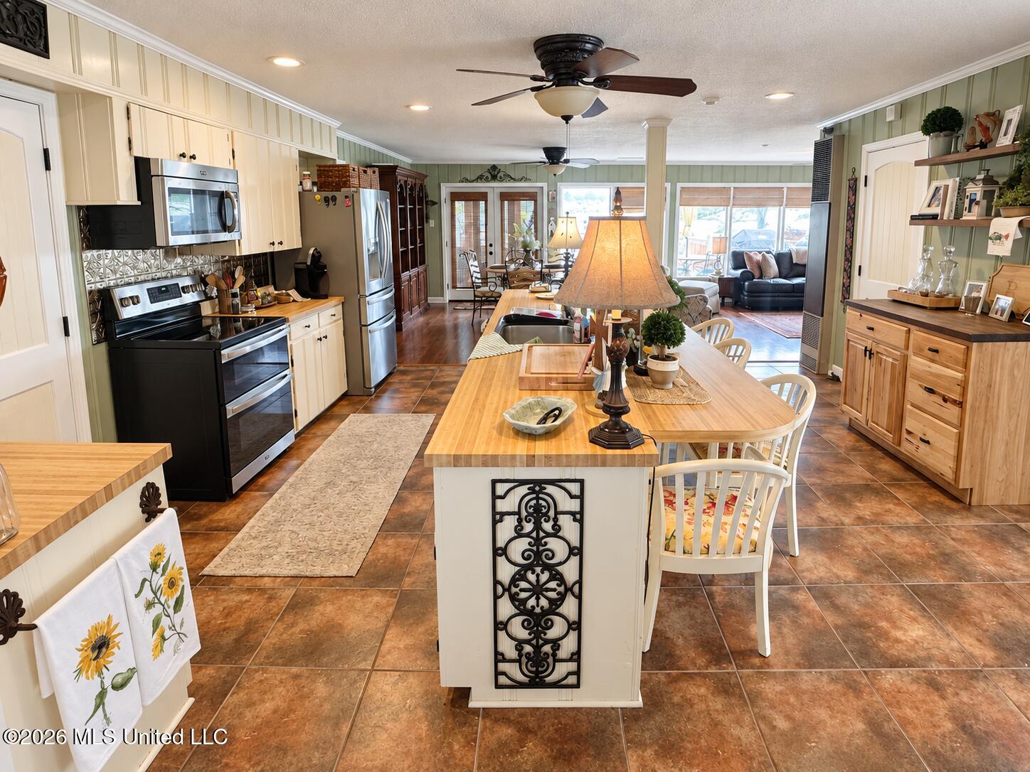 2740 Moon Lake Road Property Photo 4